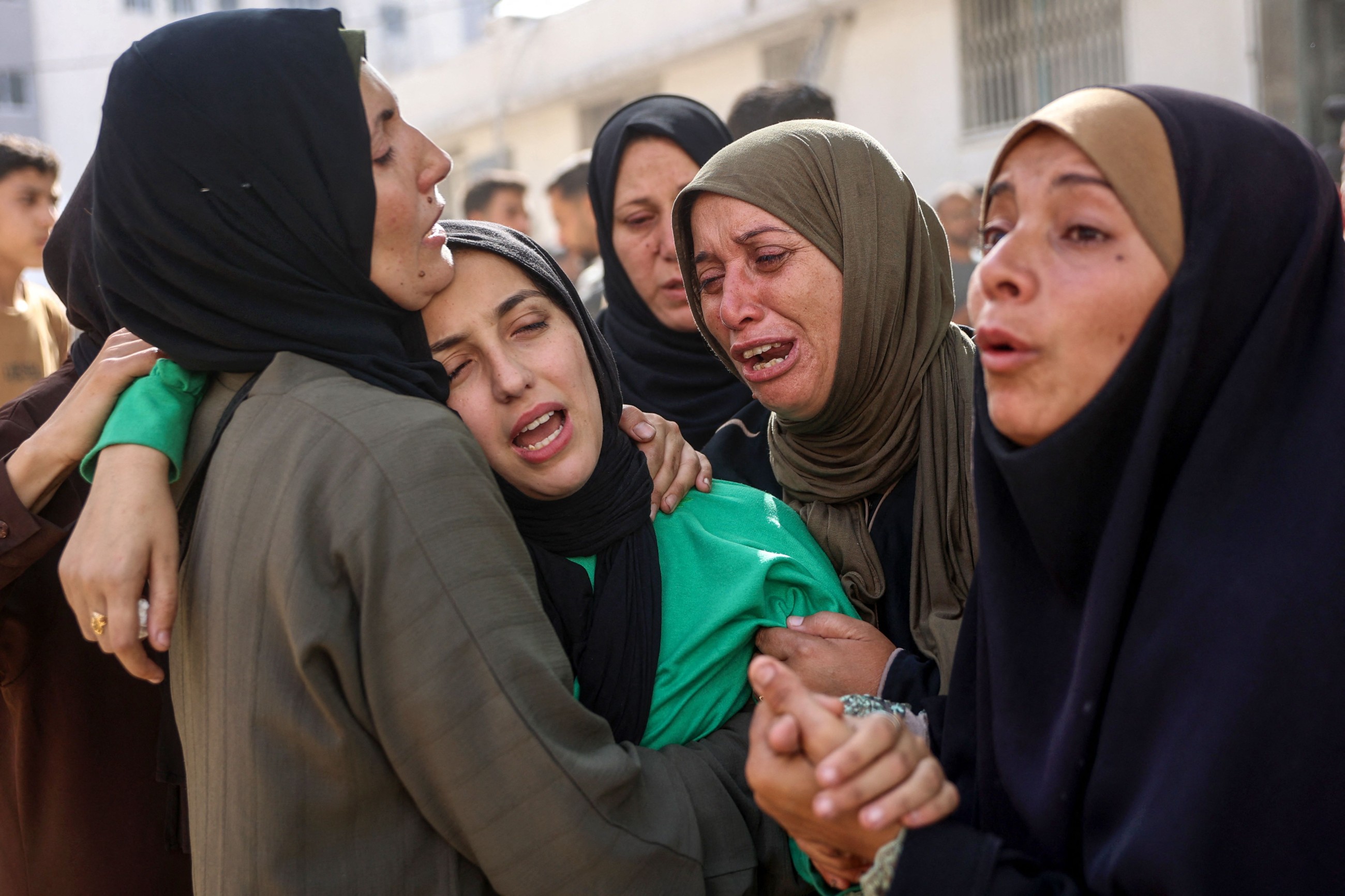 Head of US-backed Gaza aid foundation quits as further Israeli airstrikes kill dozens