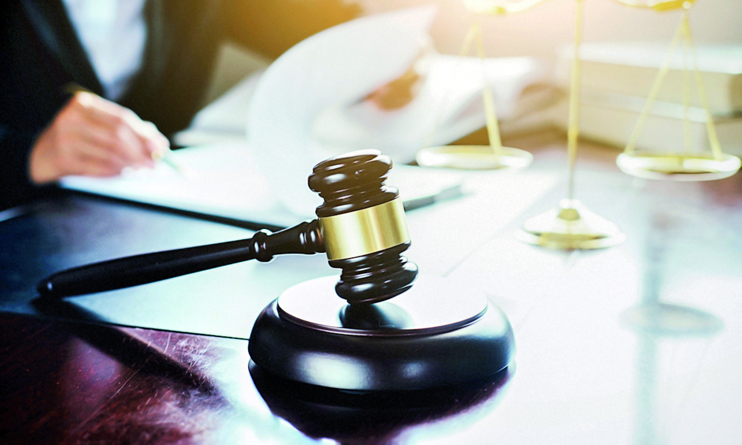 Woman obligated to pay Dha15,000 to another on assault charges in Abu Dhabi
