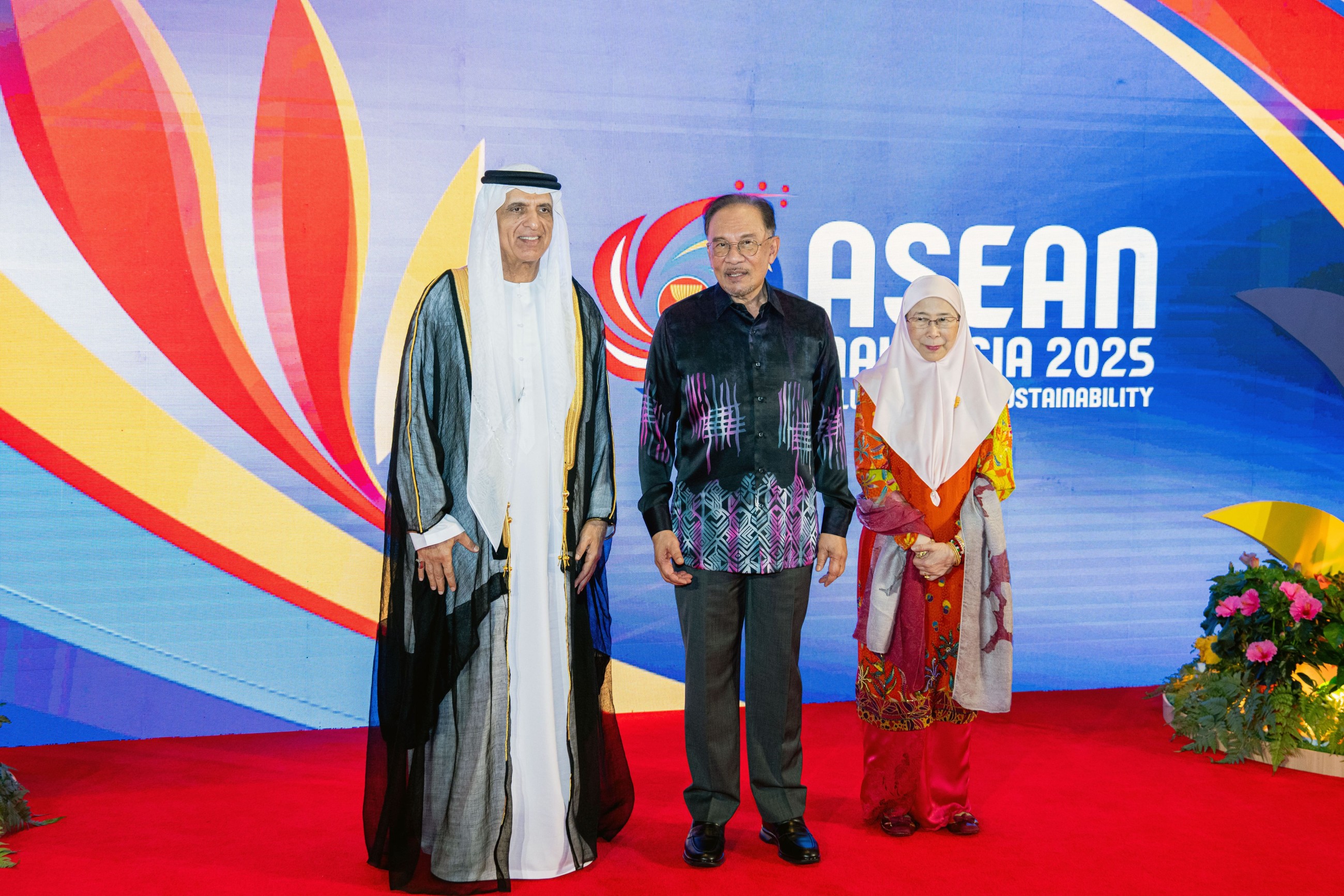 Sheikh Saud attends Kuala Lumpur Summit reception
