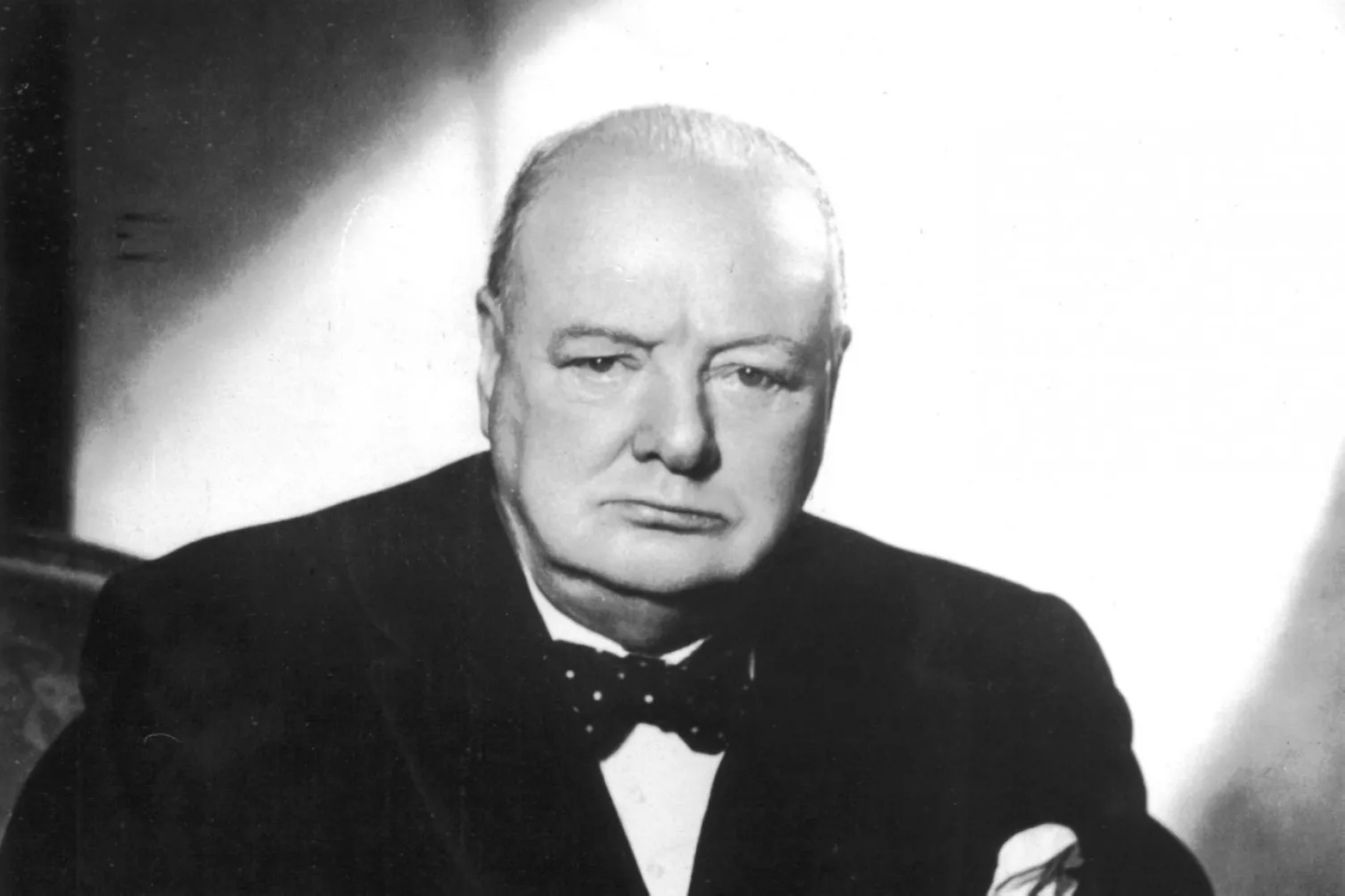 Thief of famed Churchill photo sentenced to jail: Canadian media