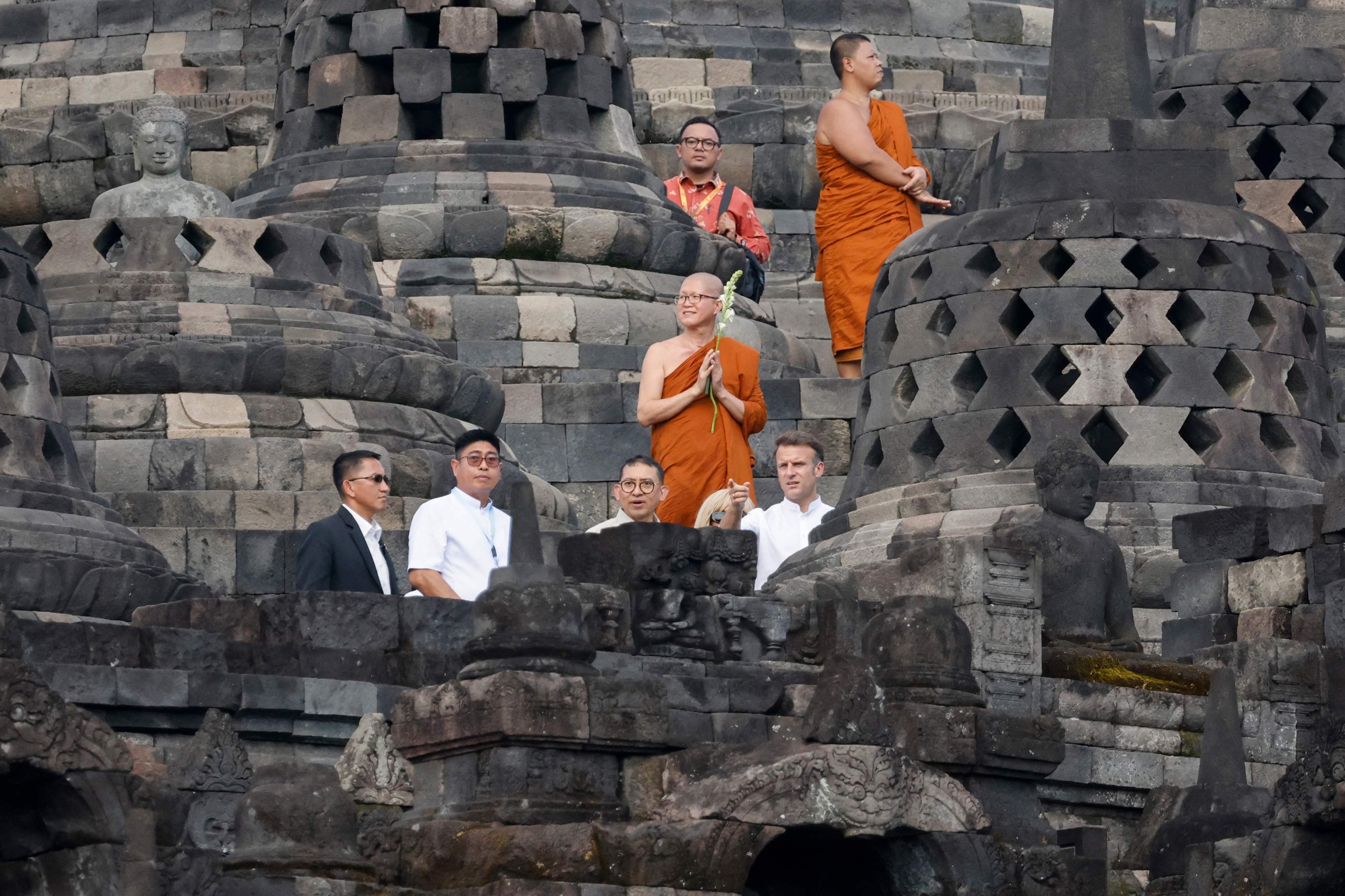 French President Macron decorates Indonesia leader, announces cultural partnership