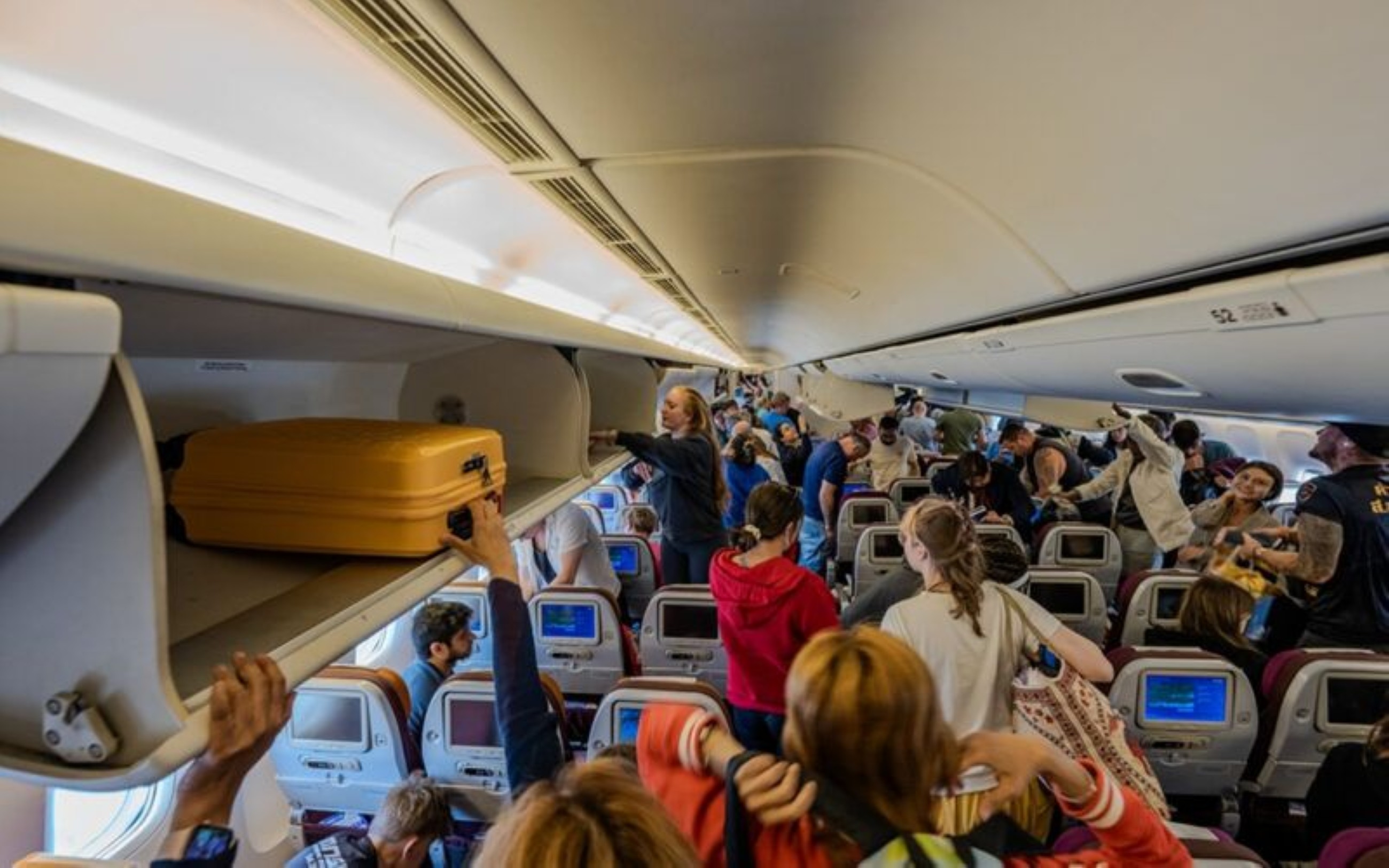 Turkey will fine passengers who unbuckle before plane stops
