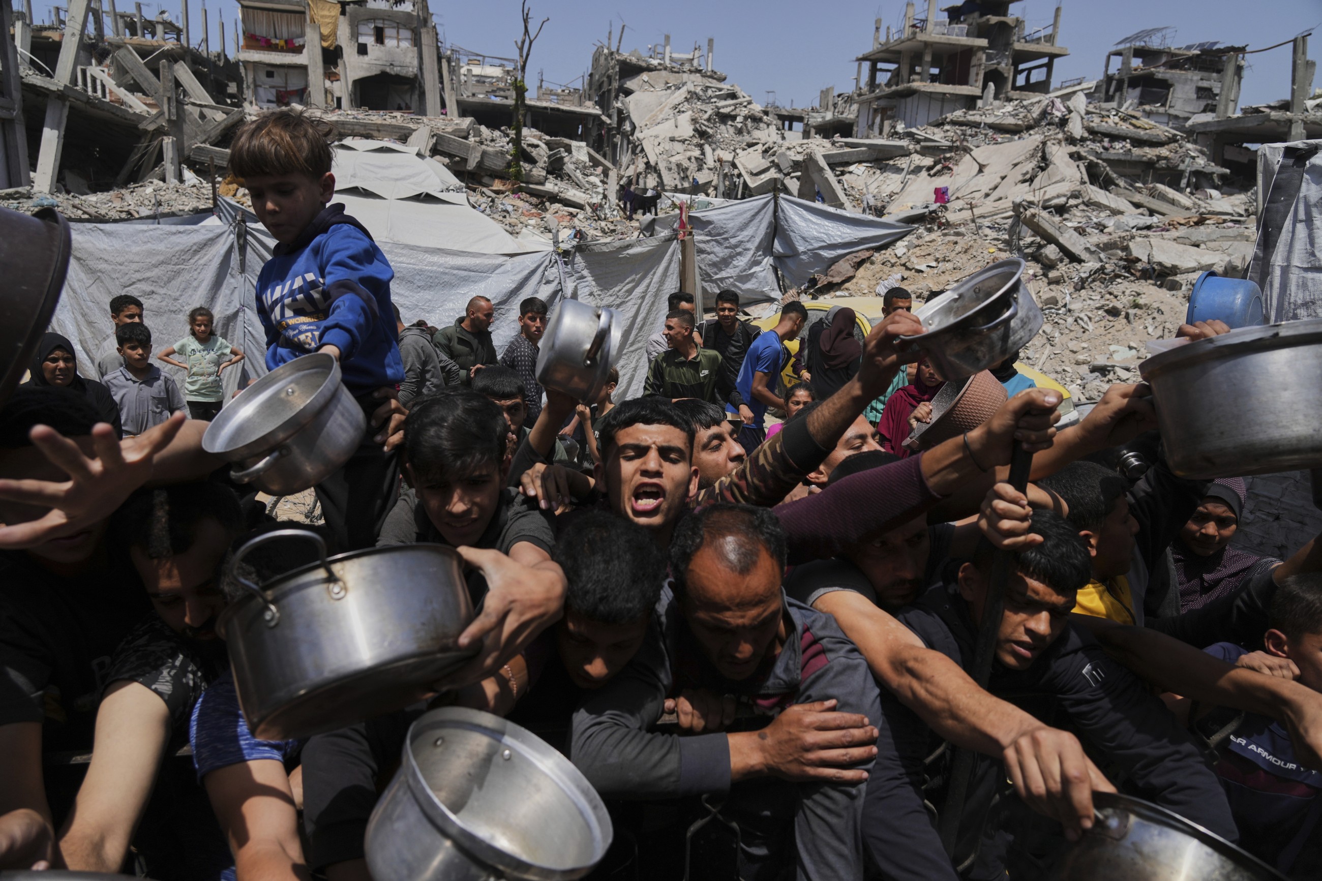 30 Palestinians killed while heading to Gaza aid hub