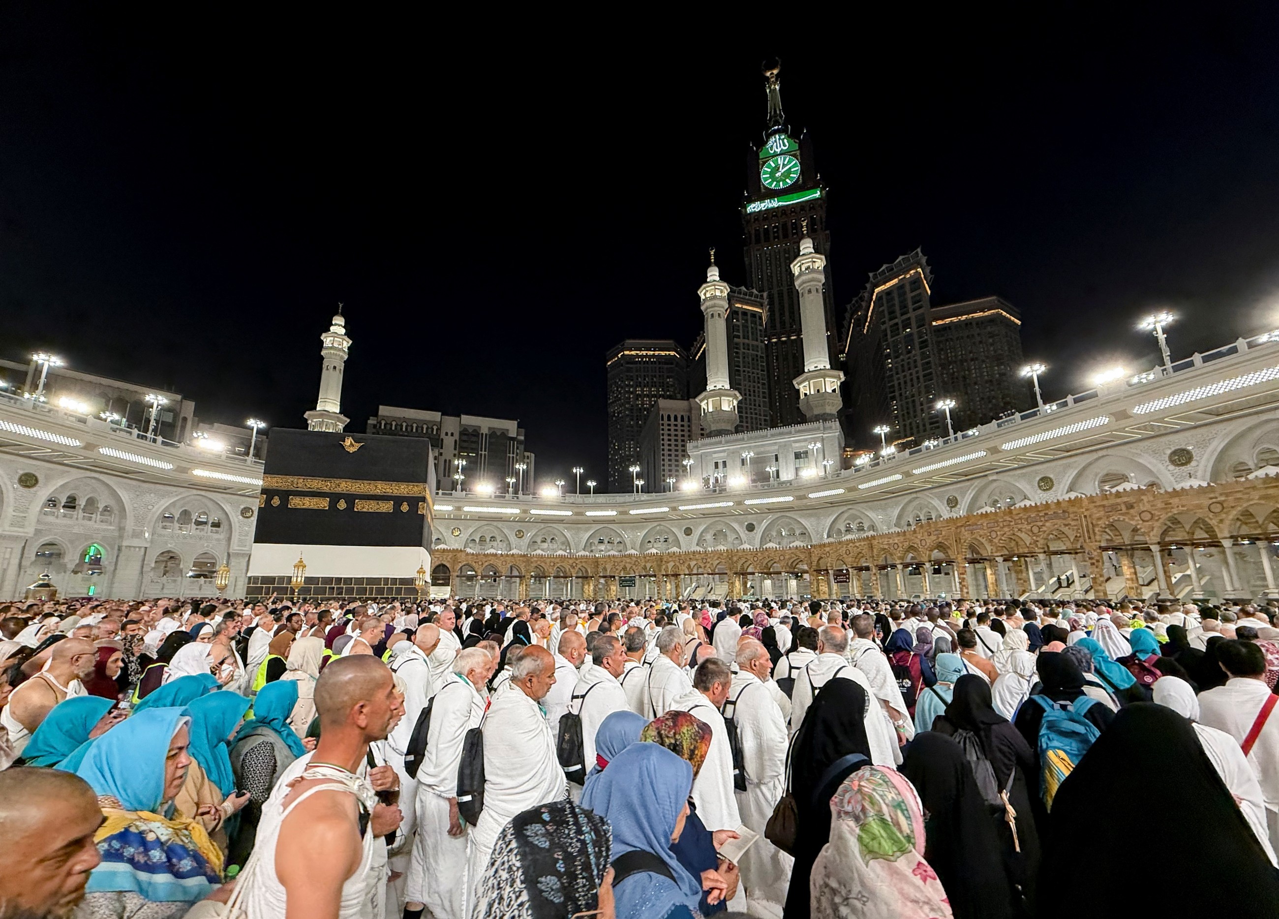 Saudi Arabia stops 269,678 people without Hajj permits from entering Makkah
