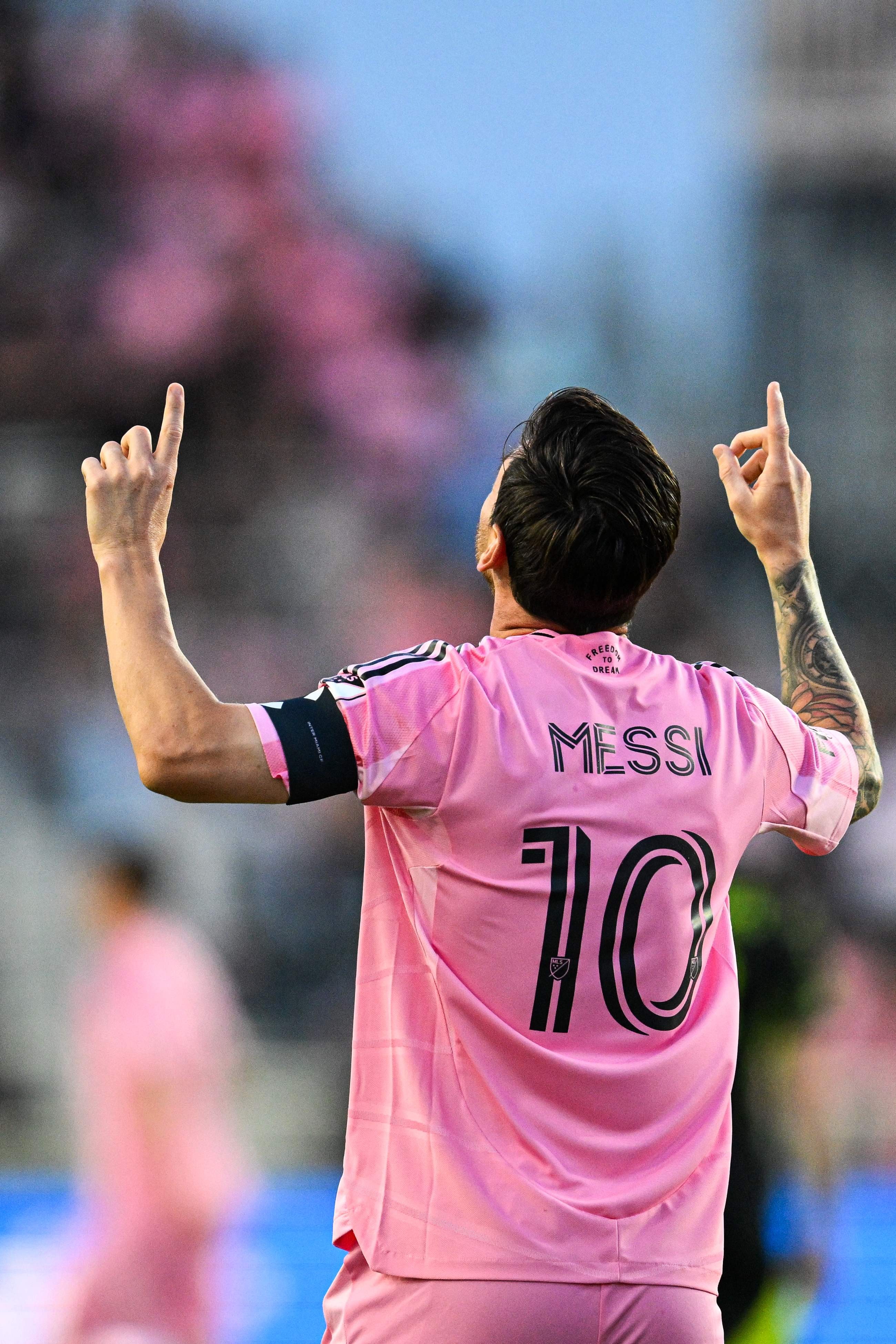Messi’s brilliance continues with 2 goals in Miami’s emphatic victory over hapless Crew