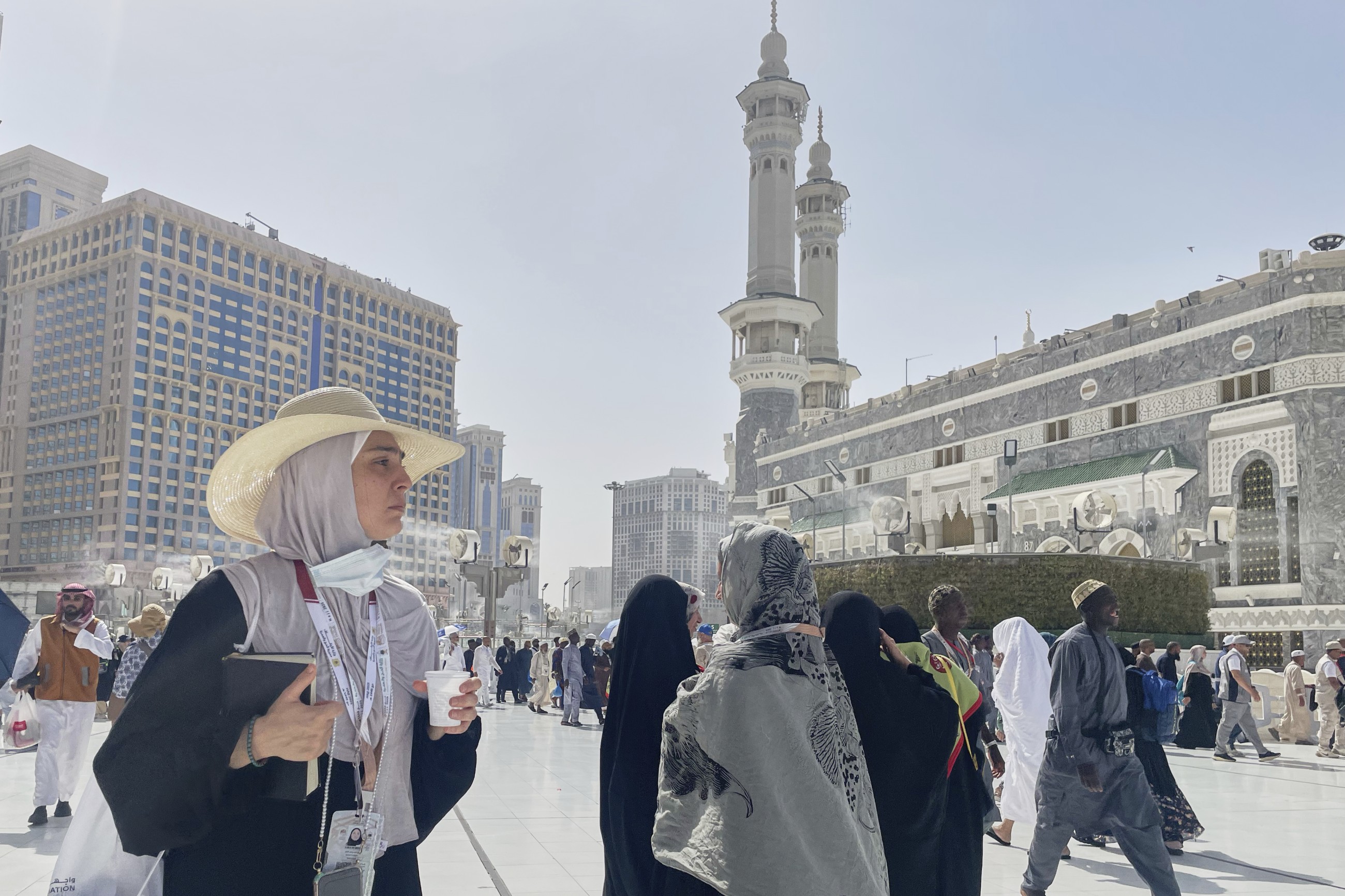Saudi announces SAR100,000 fine for sheltering visit visa holders during Hajj