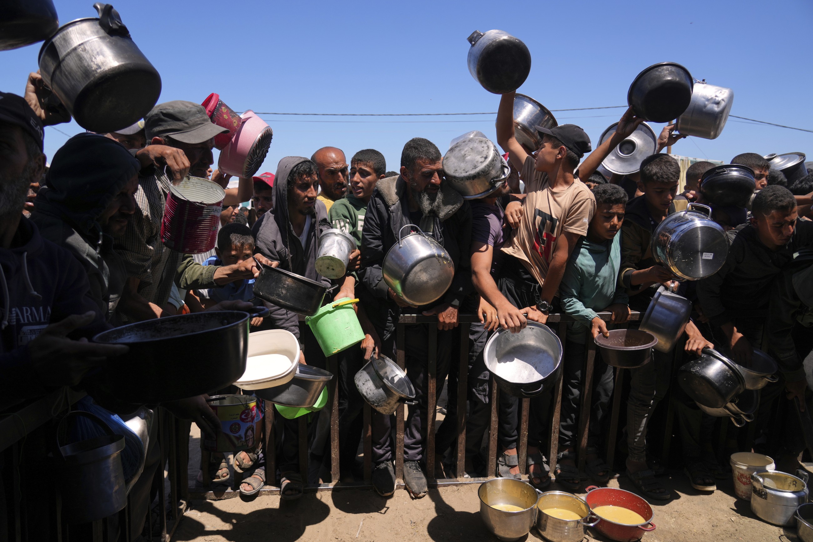 Palestinians struggle to get food even as aid trickles in