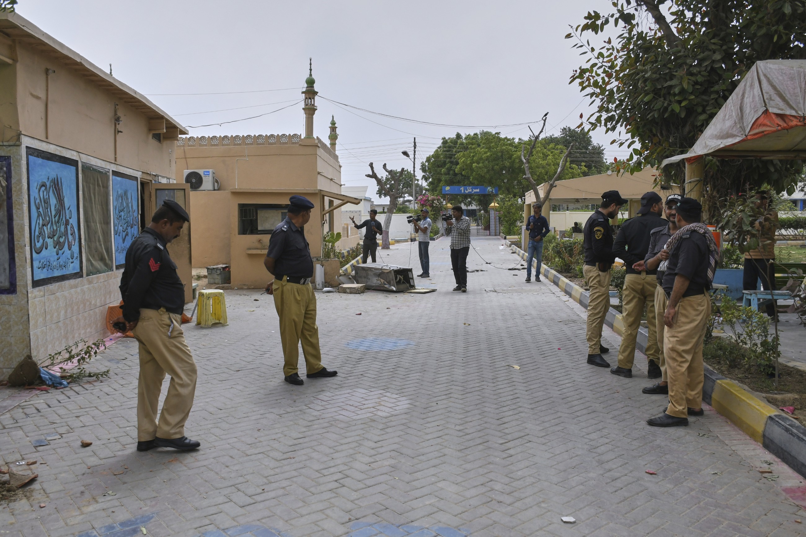 Dozens of inmates escape Pakistani jail after earthquakes, says official