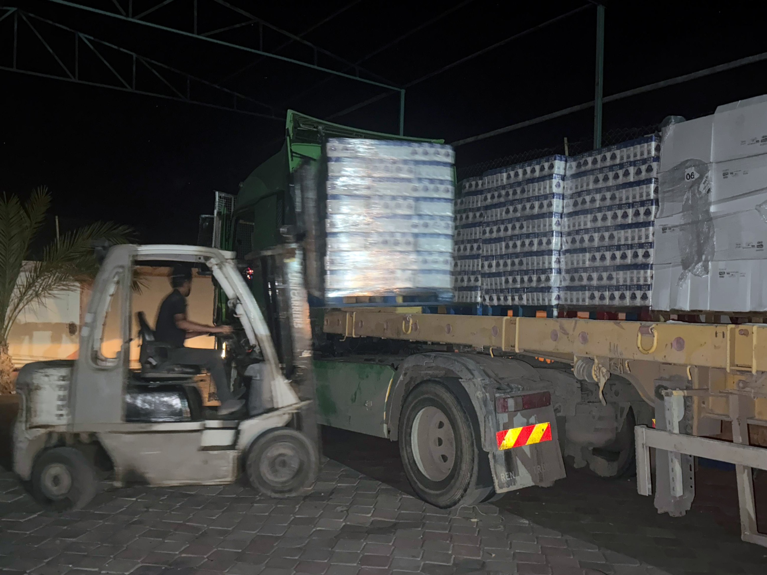 UAE aid convoy enters Gaza carrying 1,039 tonnes of food supplies
