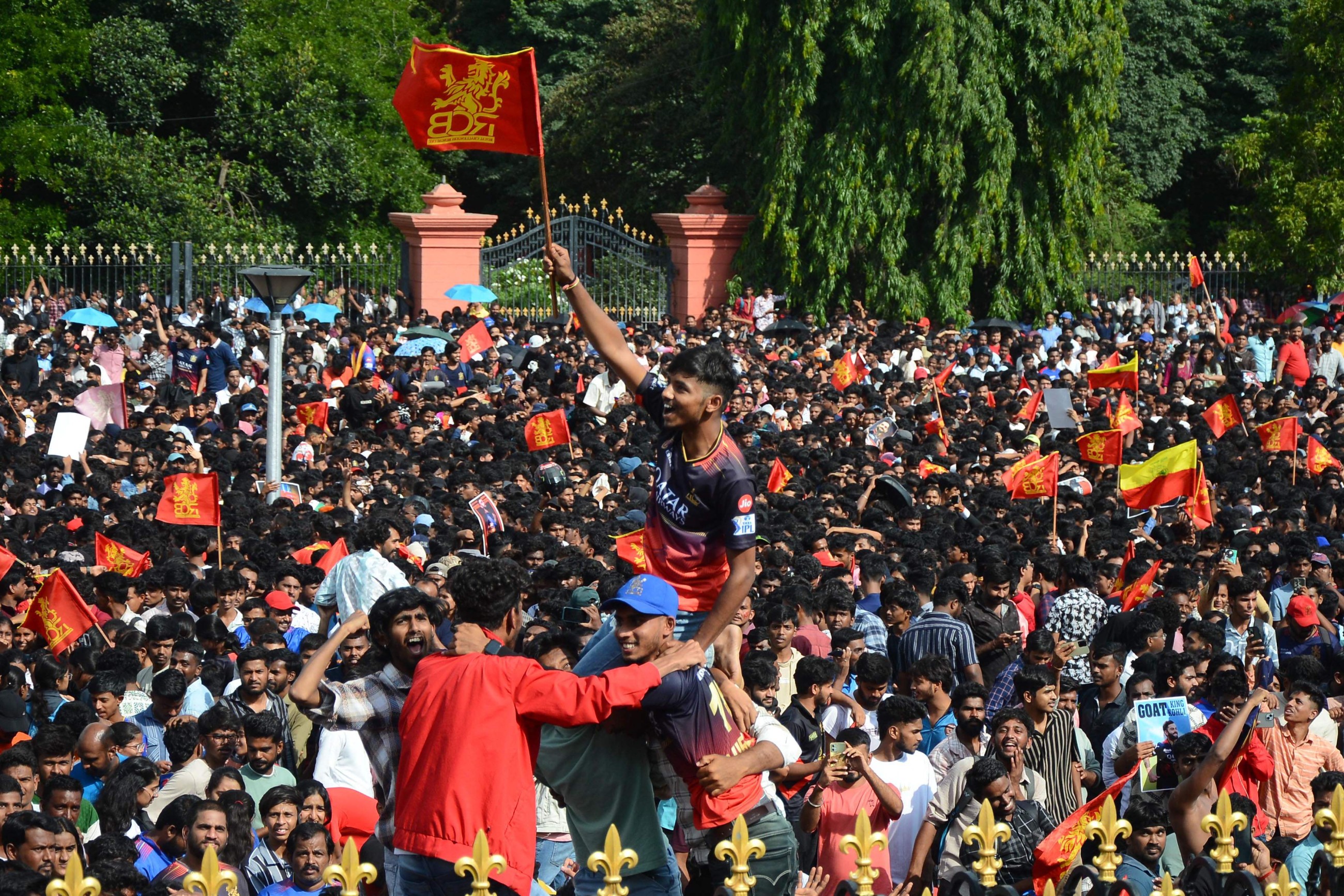 Royal Challengers Bengaluru offer cash help after deadly cricket stampede