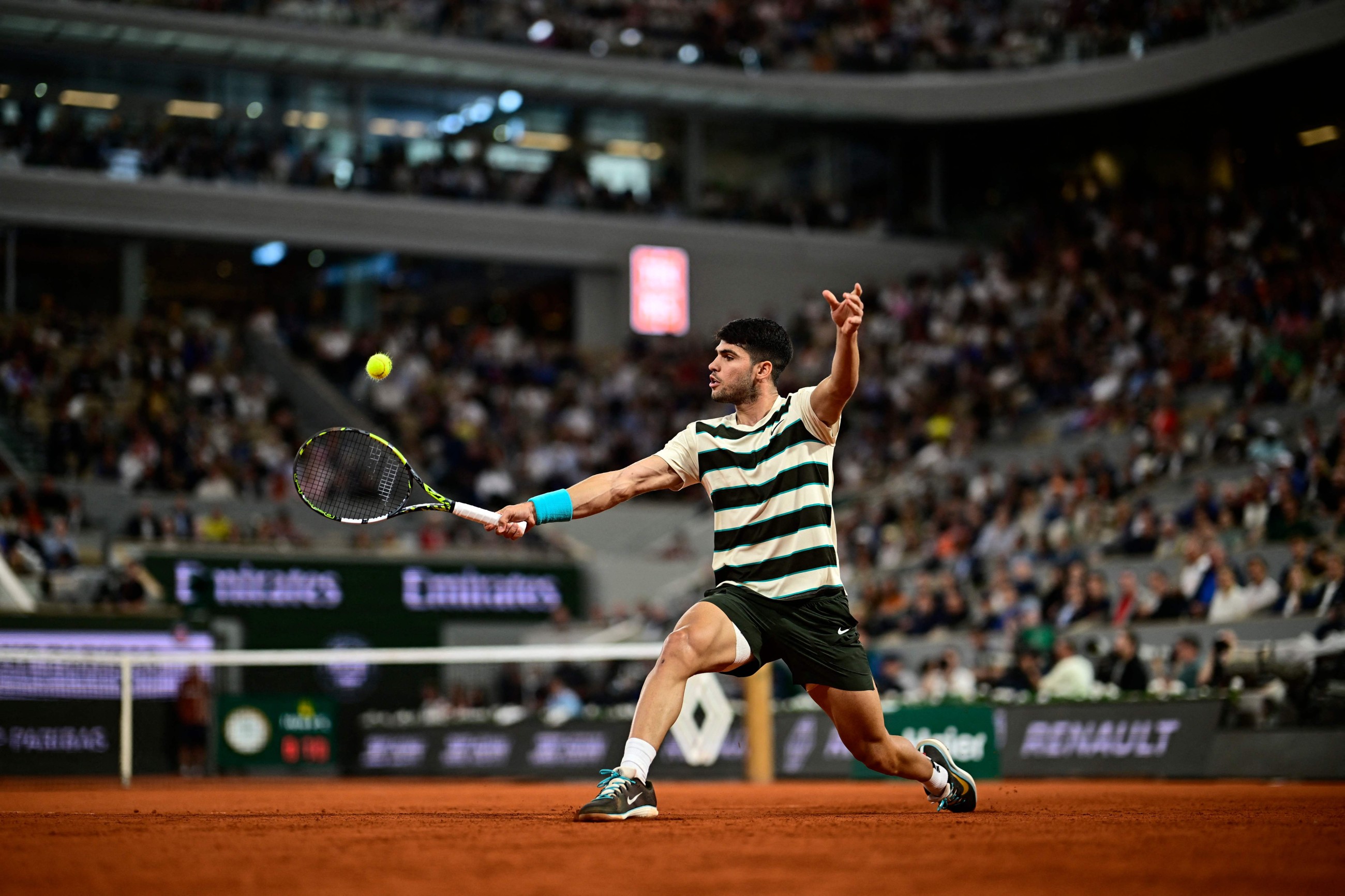 Alcaraz enters French Open final after Musetti retires