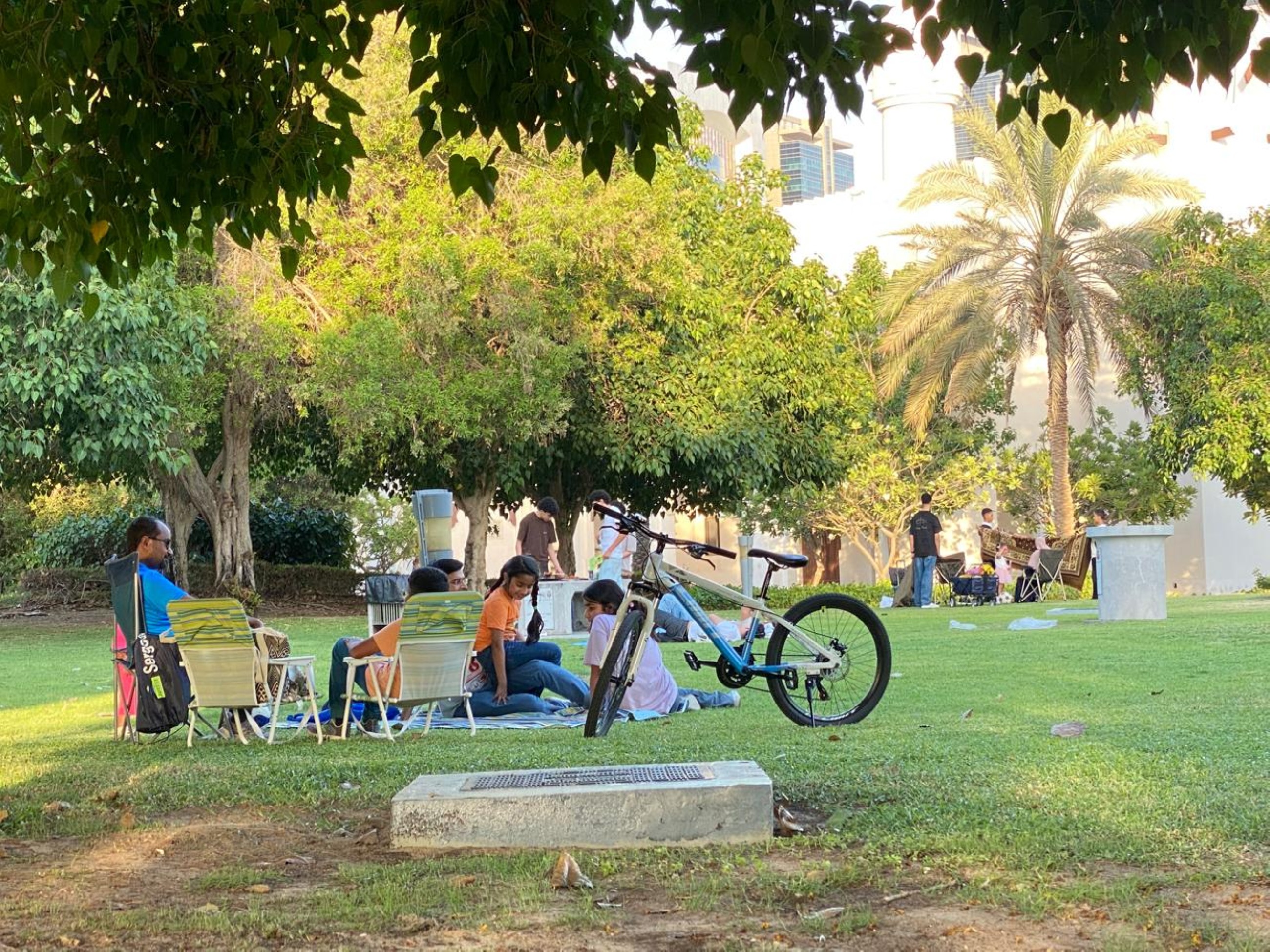 Residents flock to malls, beaches on first day of Eid