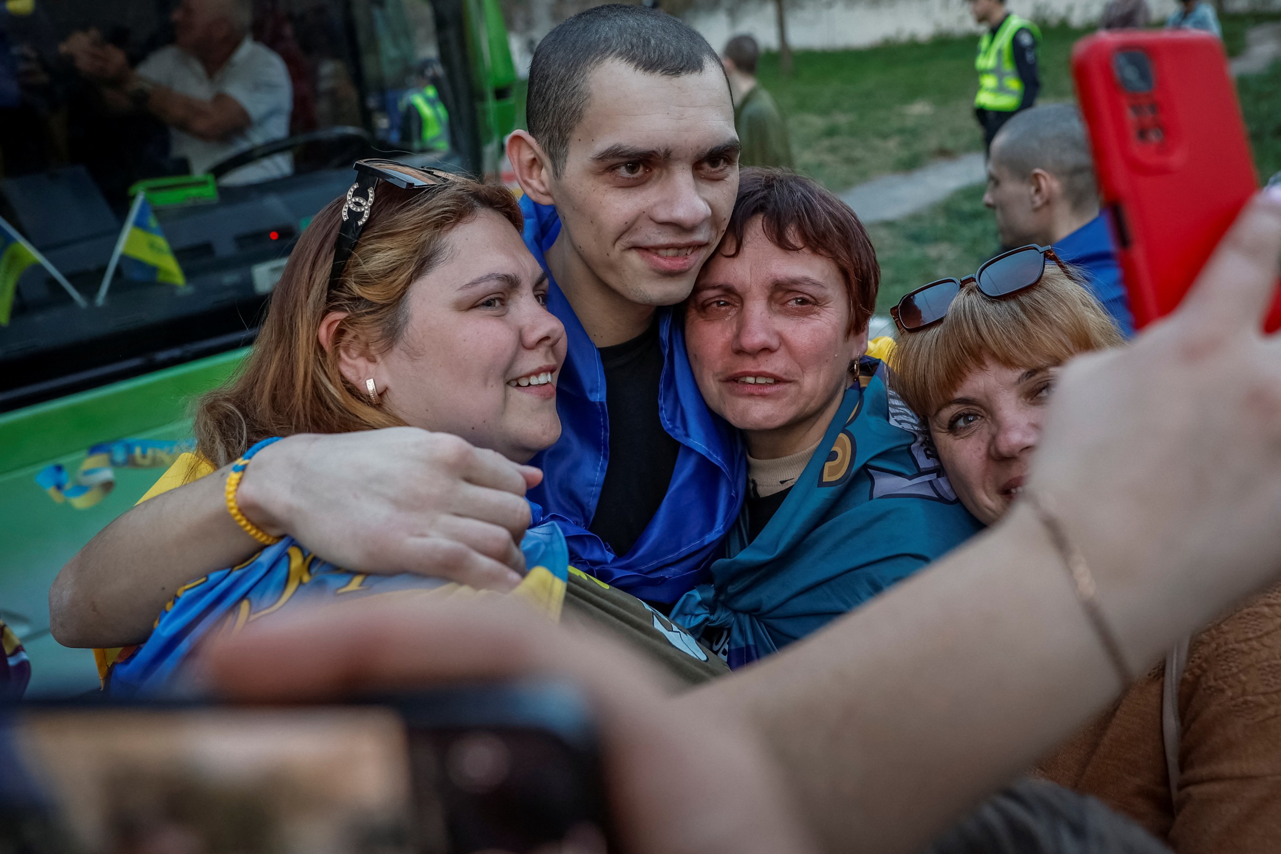 Russia, Ukraine accuse each other of delaying prisoner swap