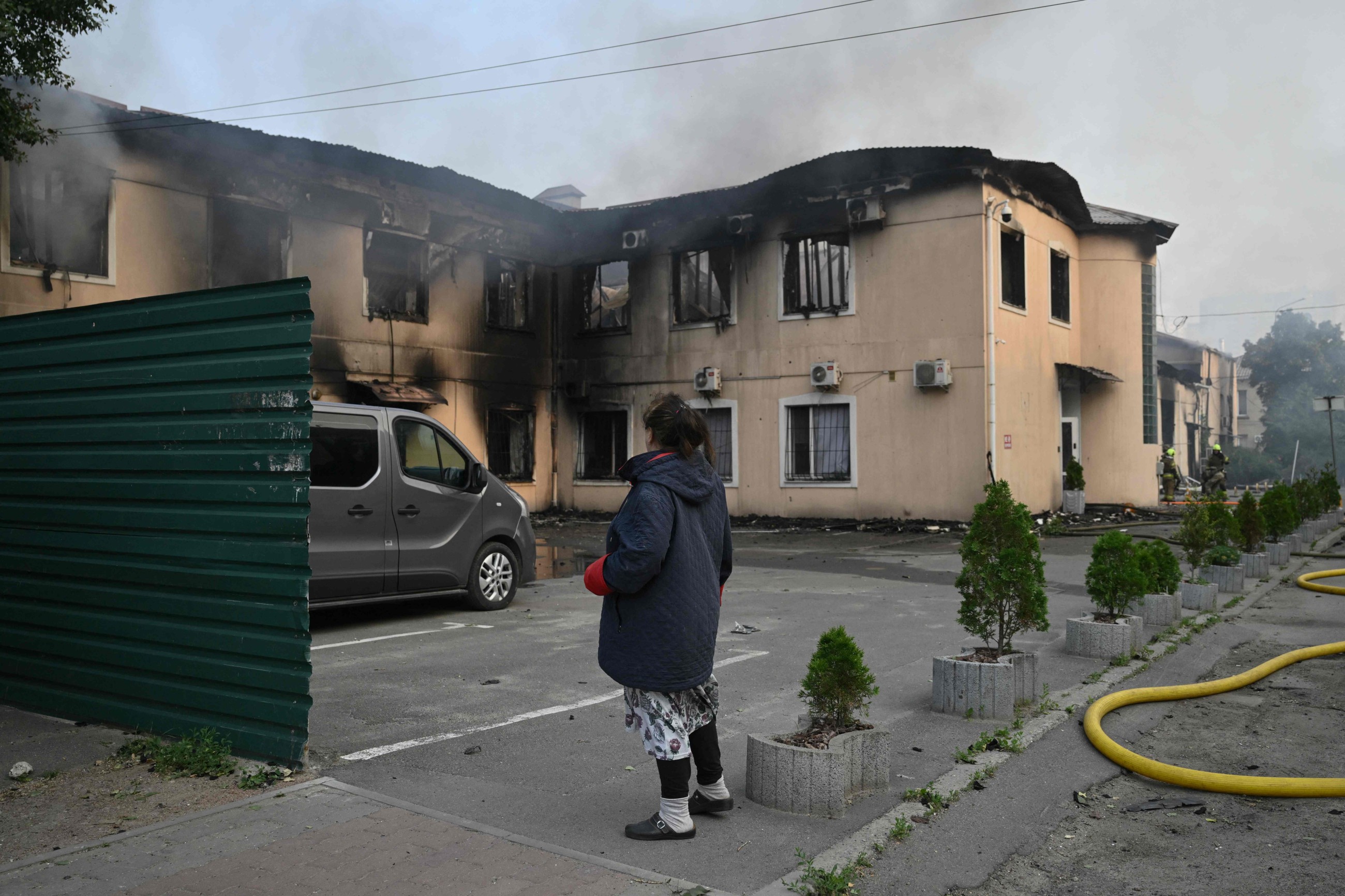 Russian attacks kill 2, wound 13 in Ukraine; Zelensky says its biggest air attacks