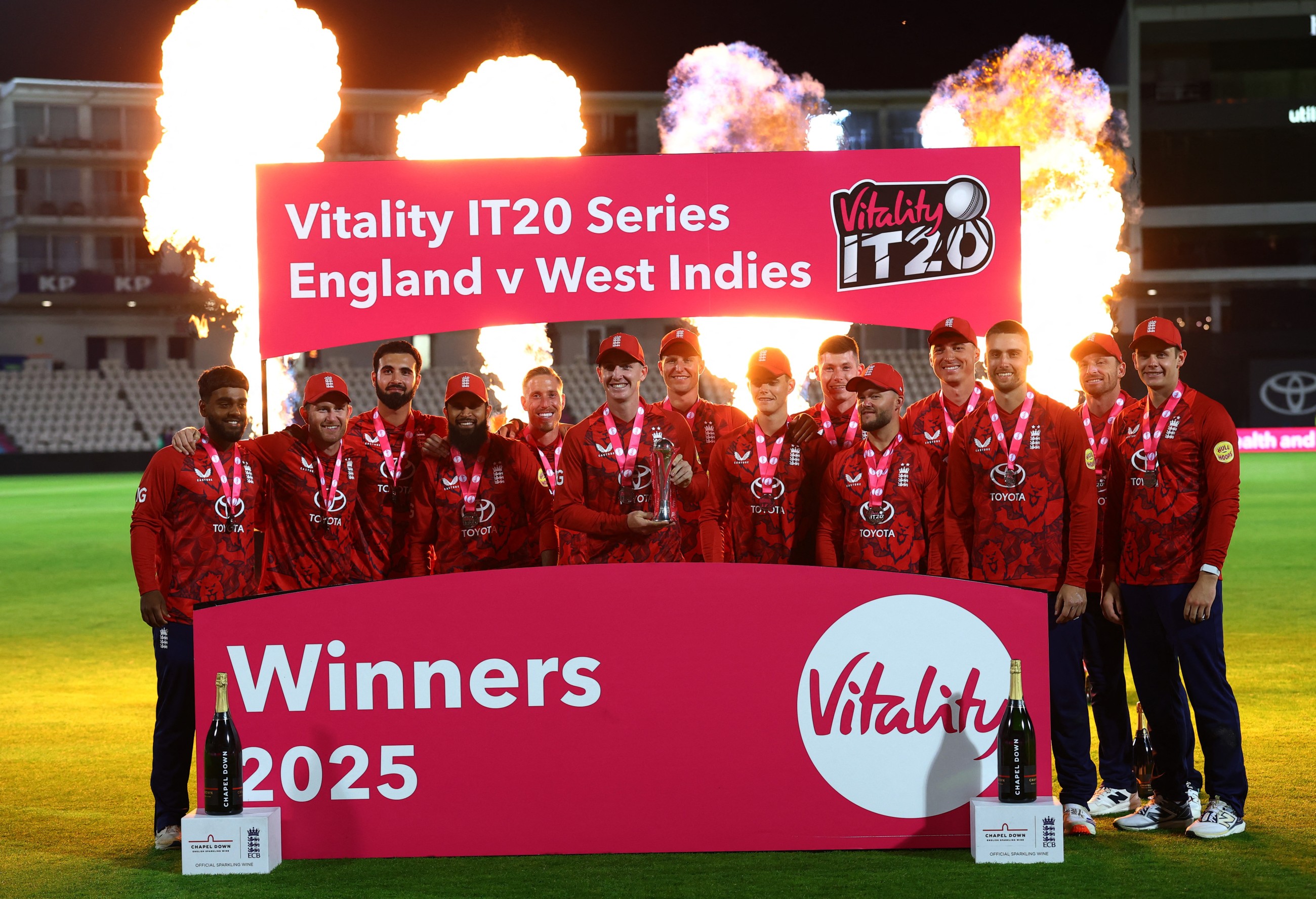 Duckett shines as England beat West Indies by 37 runs to secure T20 series sweep