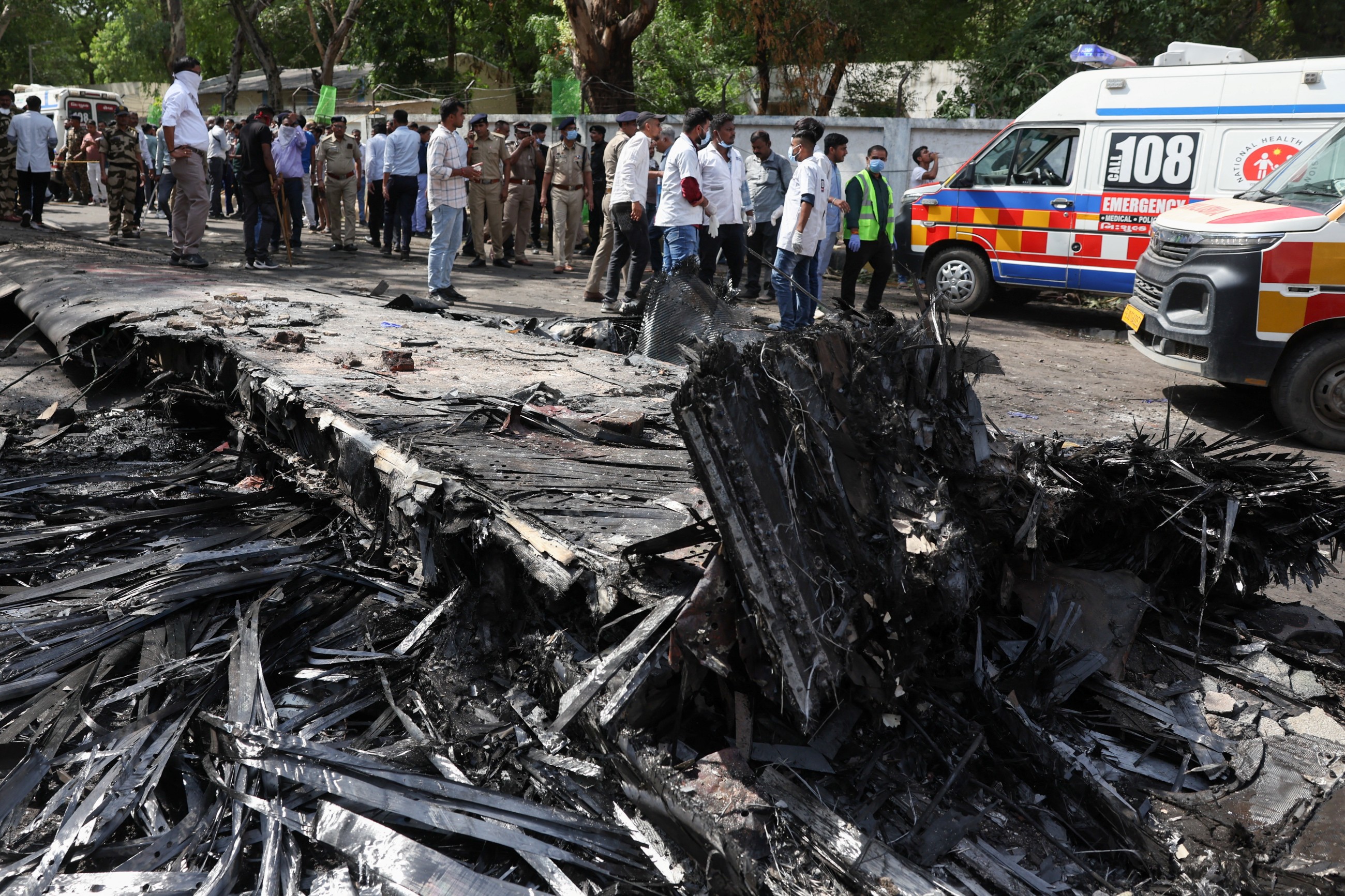 Shah Rukh Khan offers prayers for victims and families of Air India crash