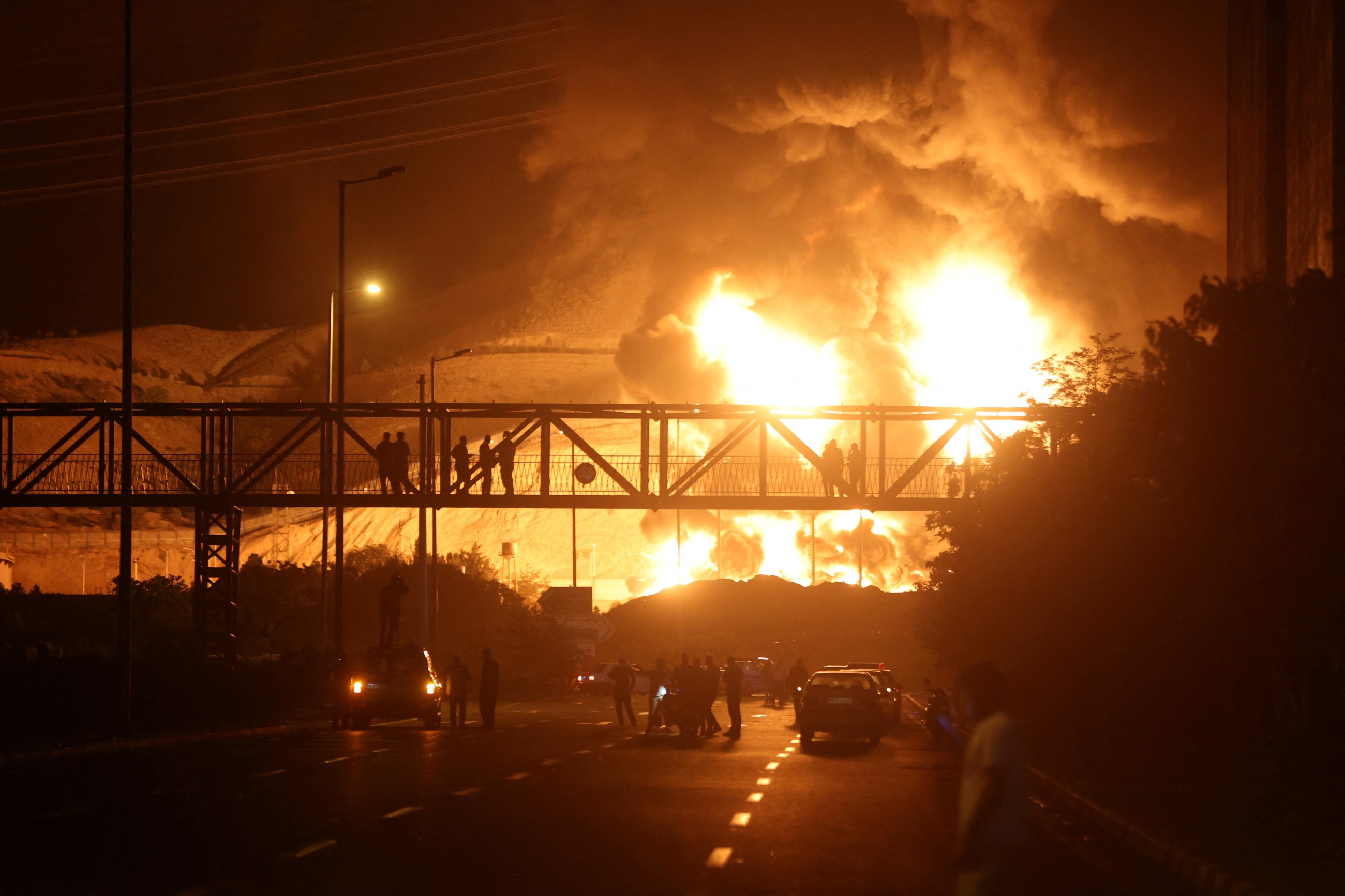 VIDEO: Iran launches new wave of attacks on Israel