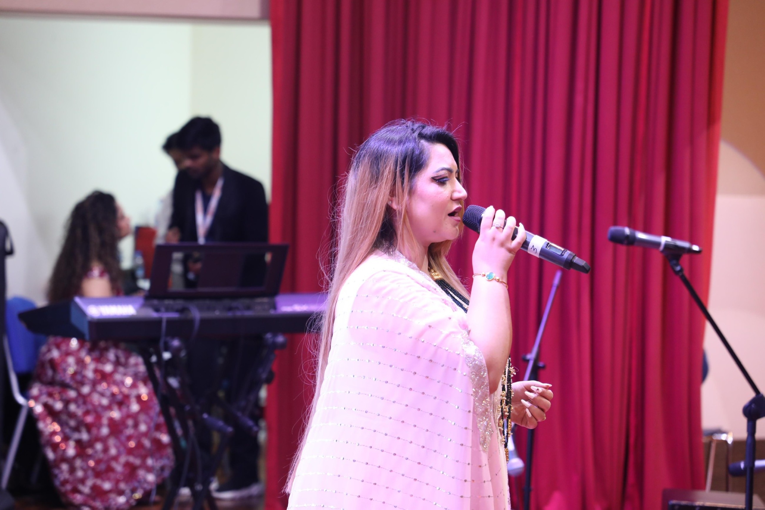 Pak music icon launches debut solo single