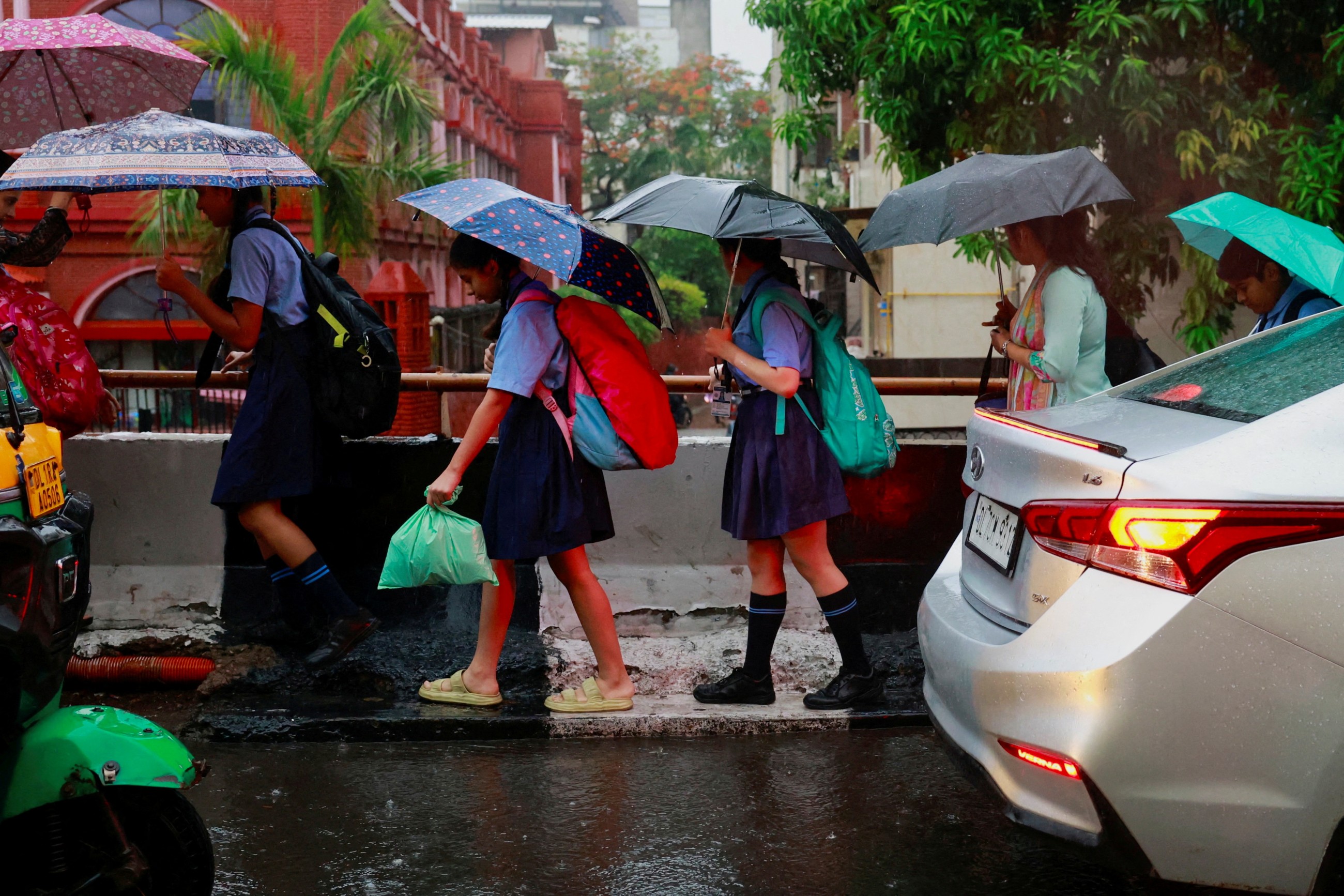 India's monsoon back on track, heatwave to ease