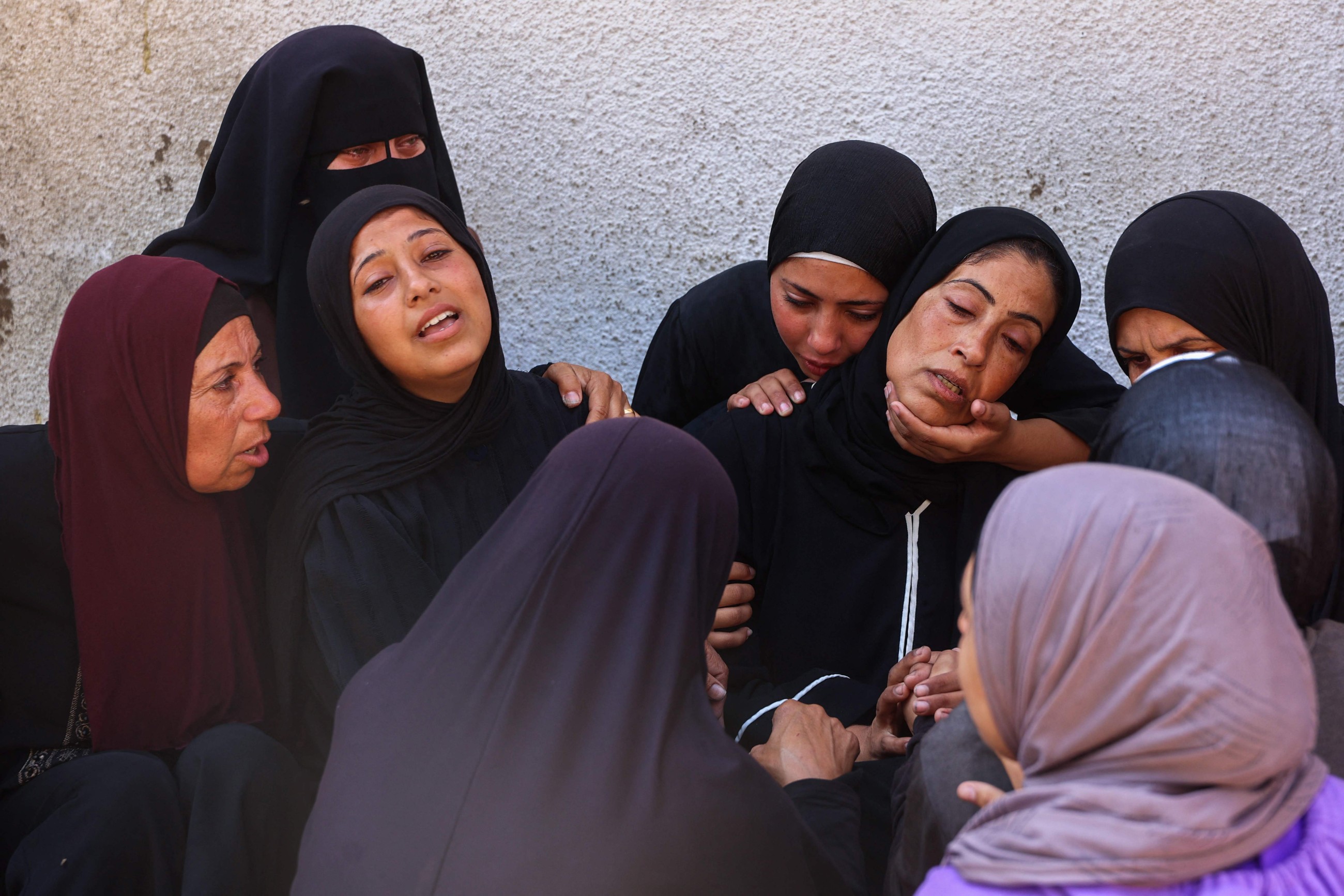 Israeli attacks kill 140 more Palestinians in Gaza in 24 hours, say medics