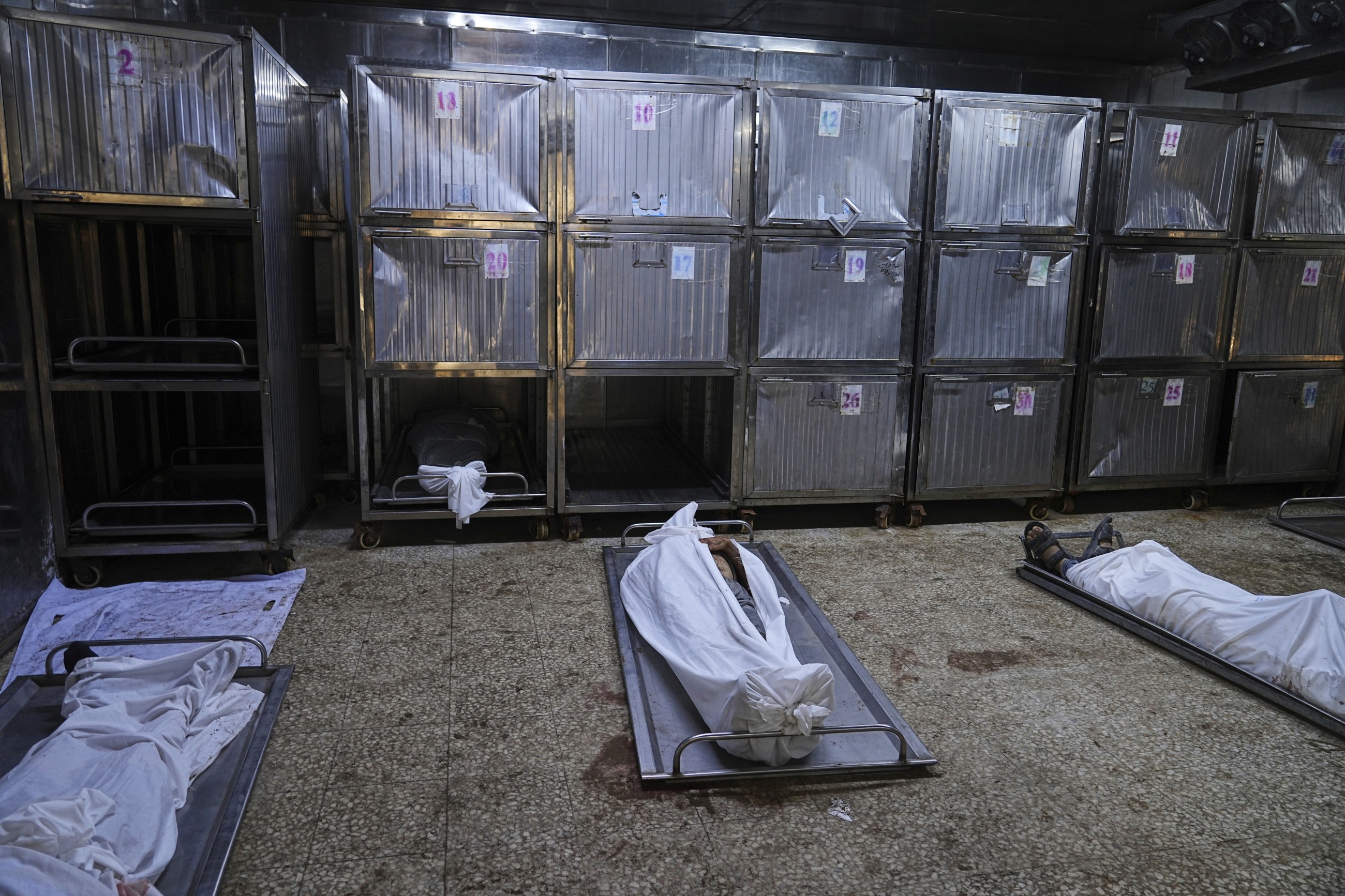 Israeli attacks kill 140 more Palestinians in Gaza in 24 hours, say medics