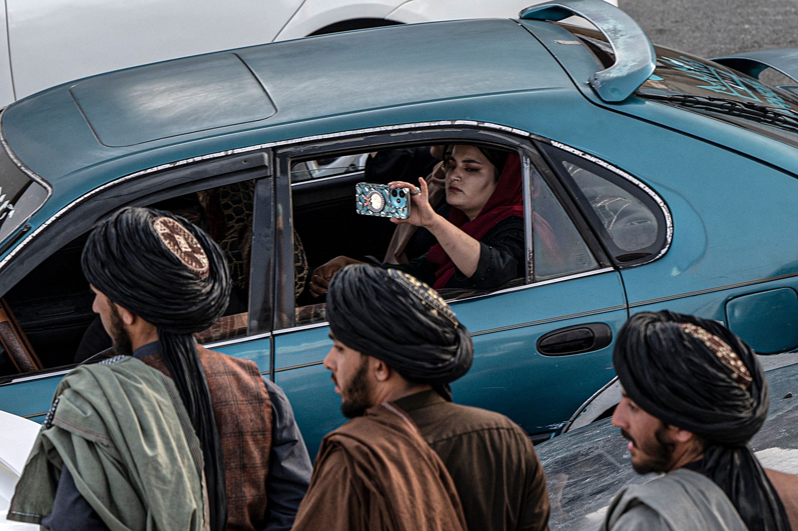 Afghan Taliban enforce smartphones ban in Kandahar schools