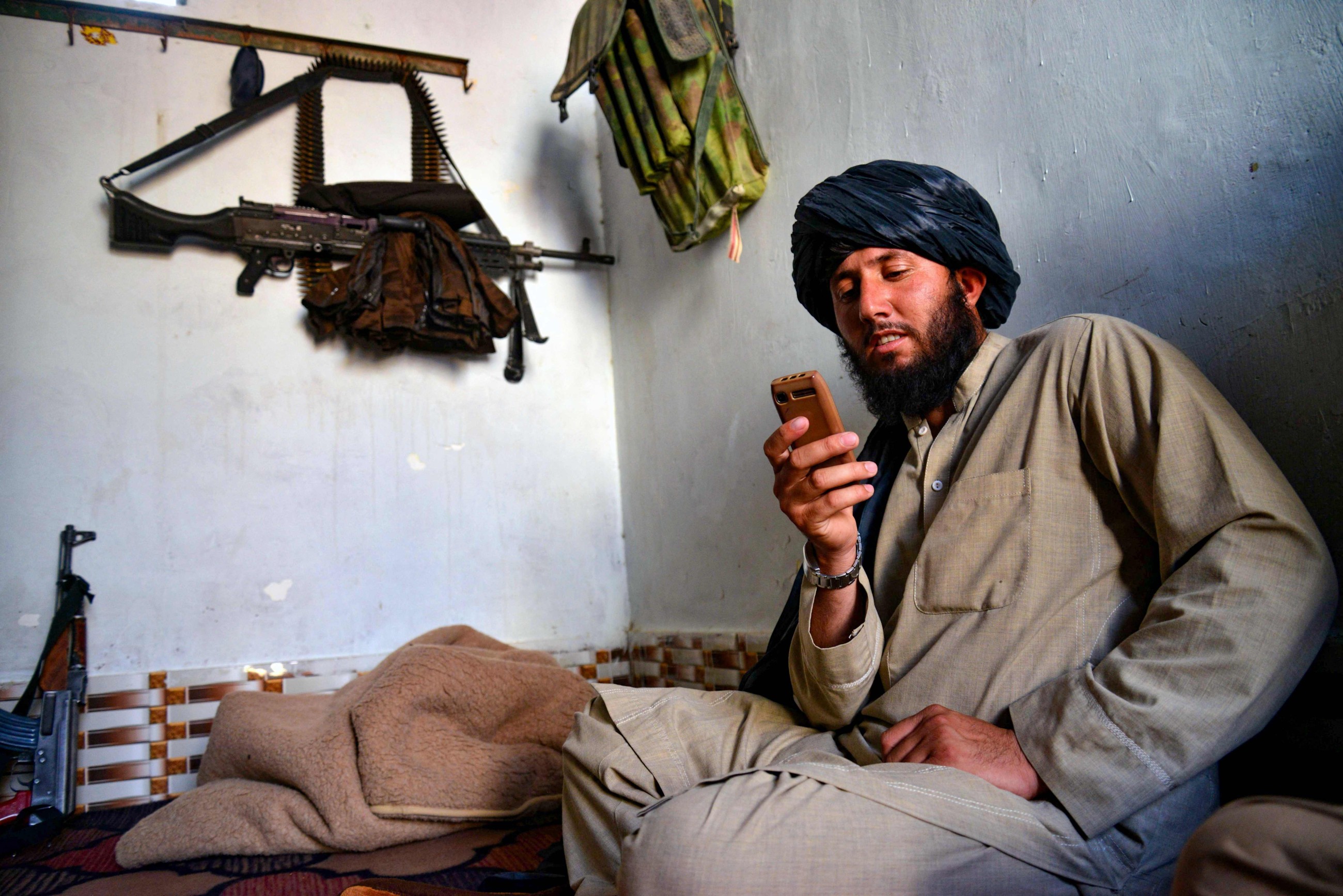 Afghan Taliban enforce smartphones ban in Kandahar schools