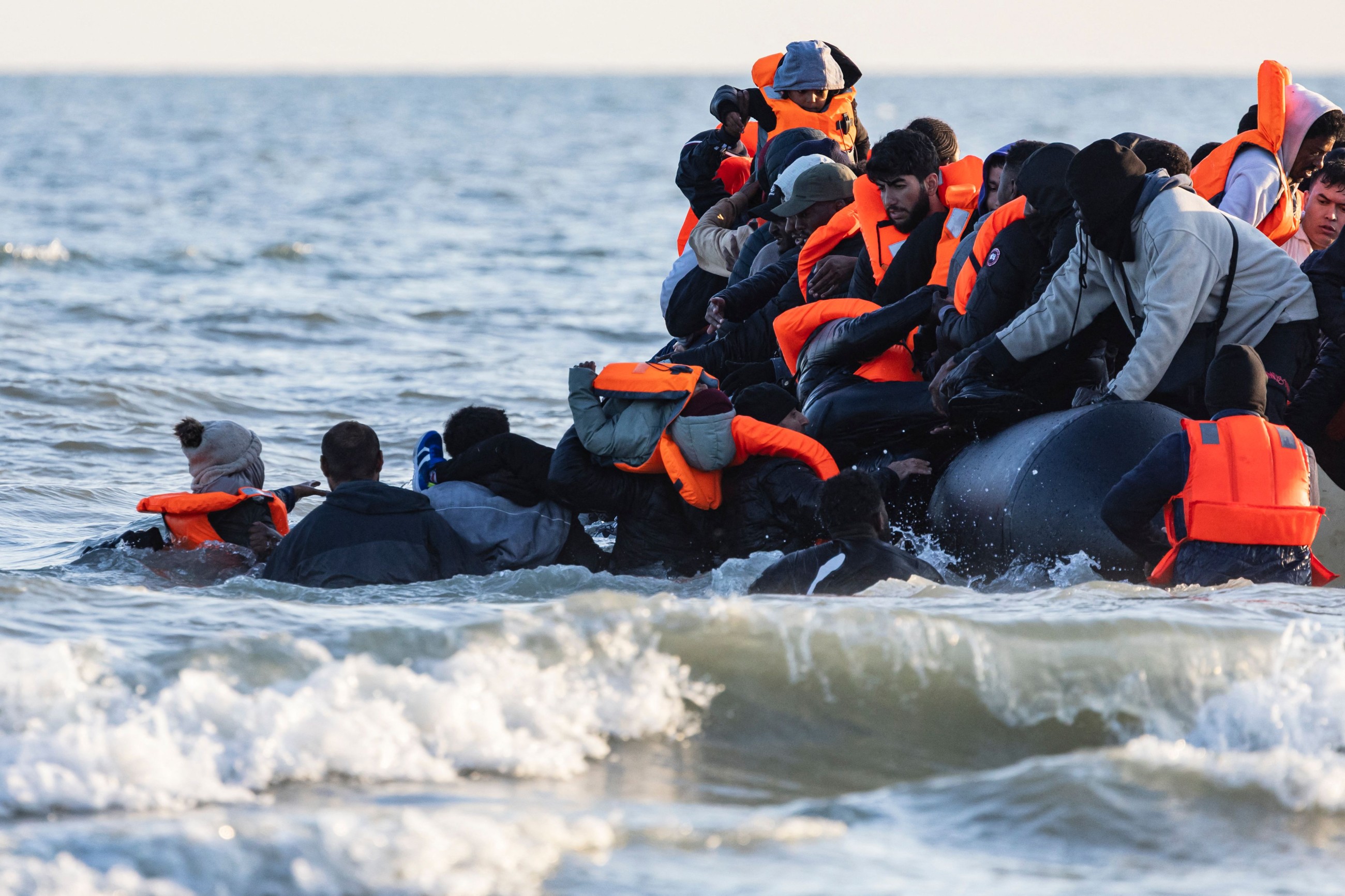 At least 60 migrants feared dead after Libya shipwrecks: IOM