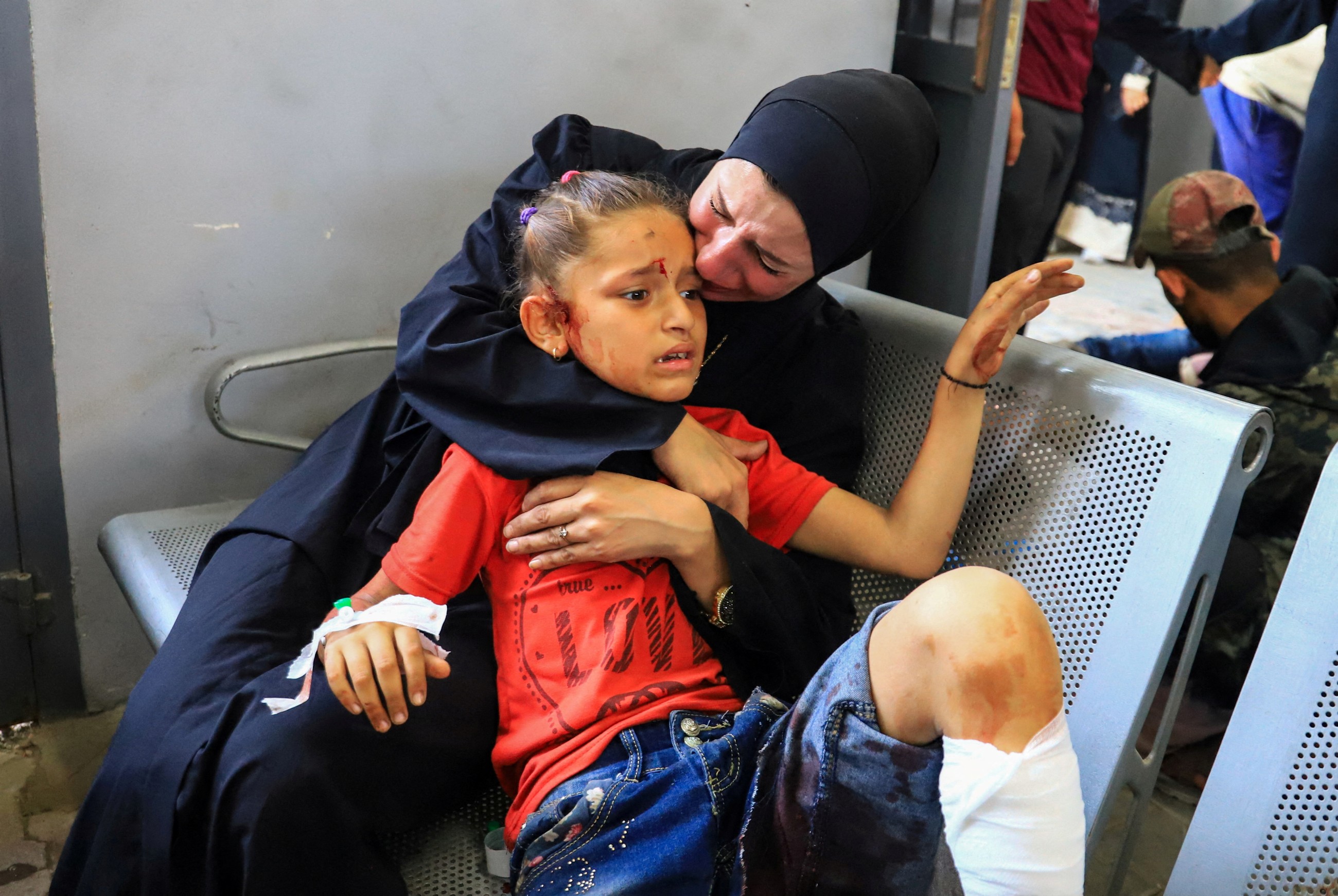 As death toll rises, Gazans make life-risking journeys to seek food