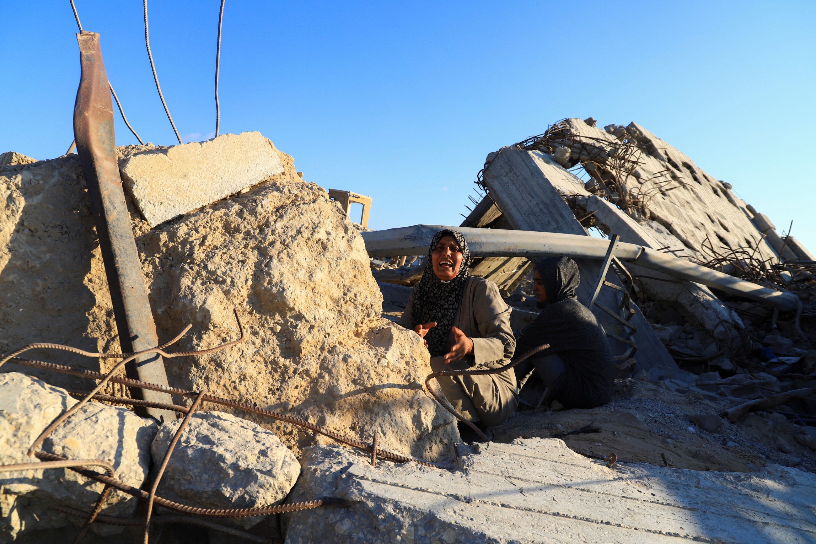 As death toll rises, Gazans make life-risking journeys to seek food