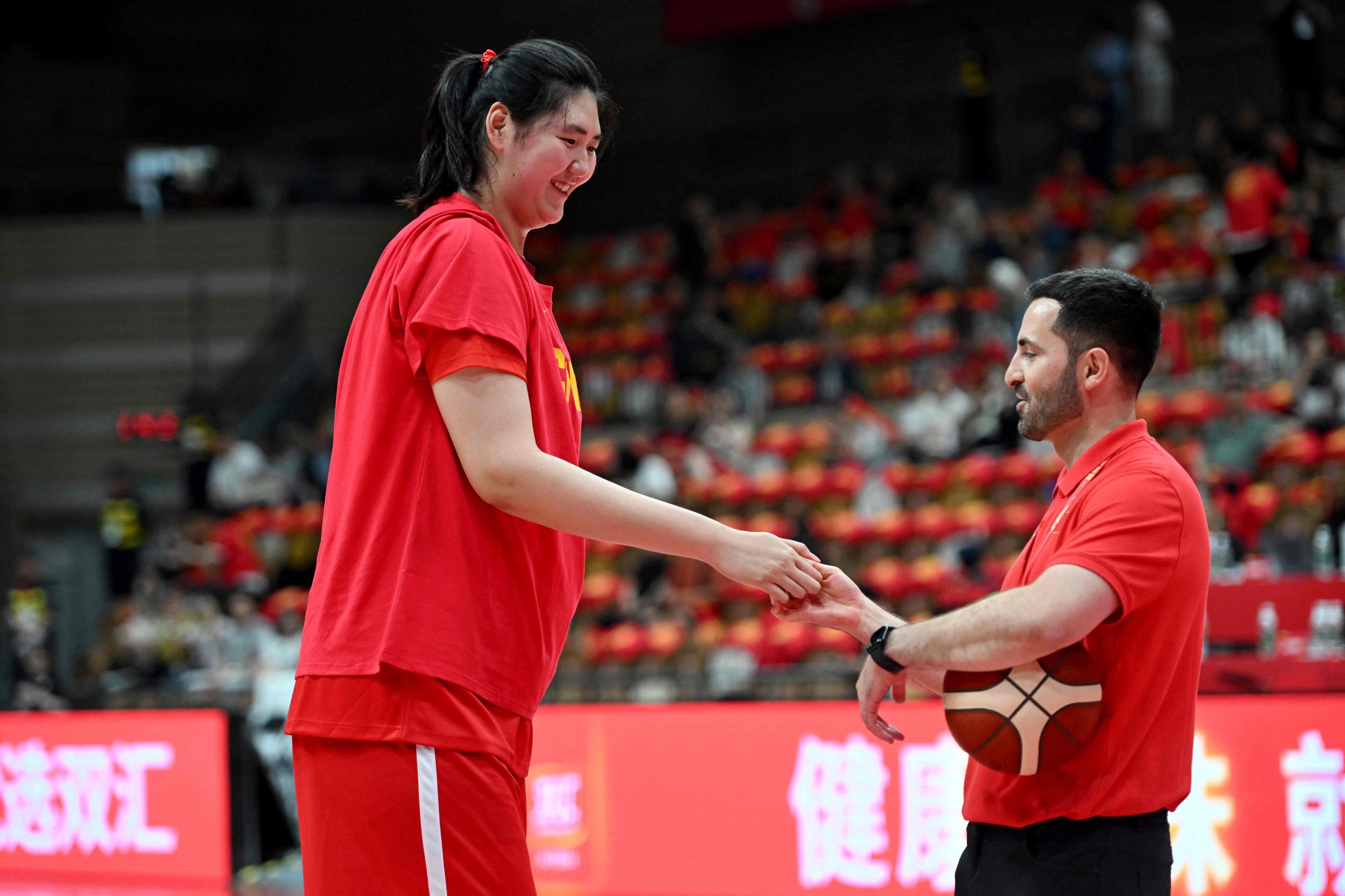 'Moving Great Wall:' China unleash towering teen basketball star