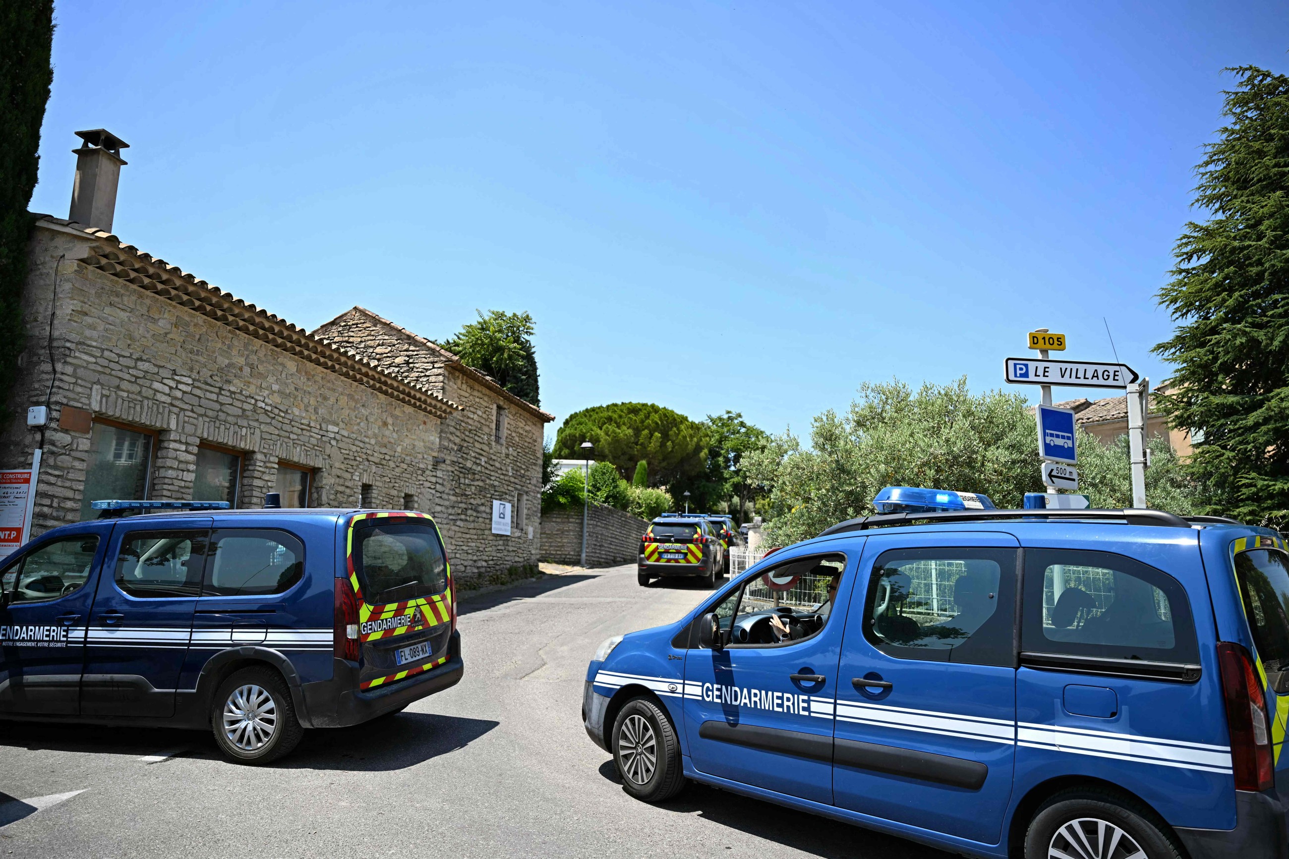 Gunmen kill bride in attack on French wedding party