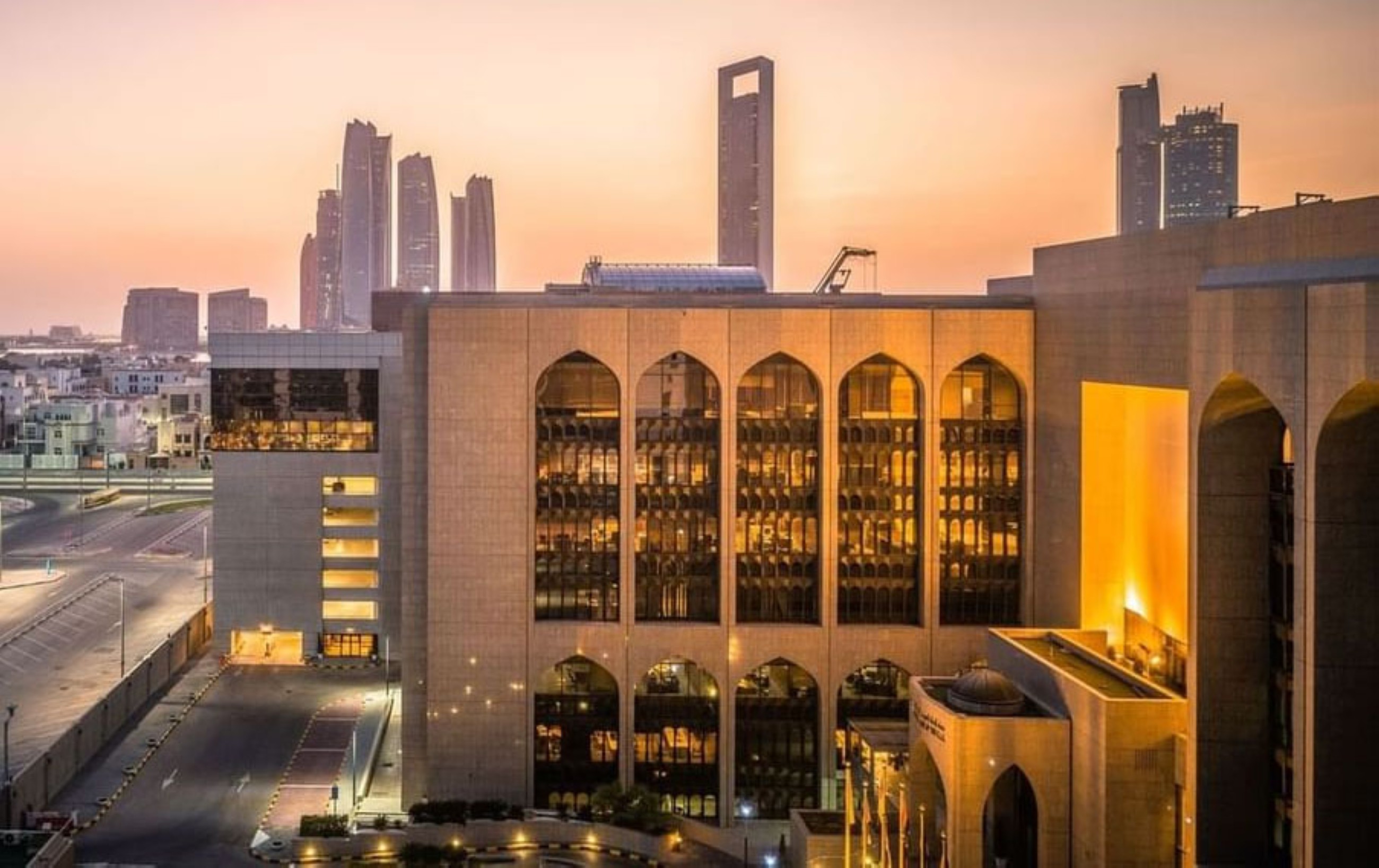 CBUAE imposes financial sanction of Dhs2 million on exchange house