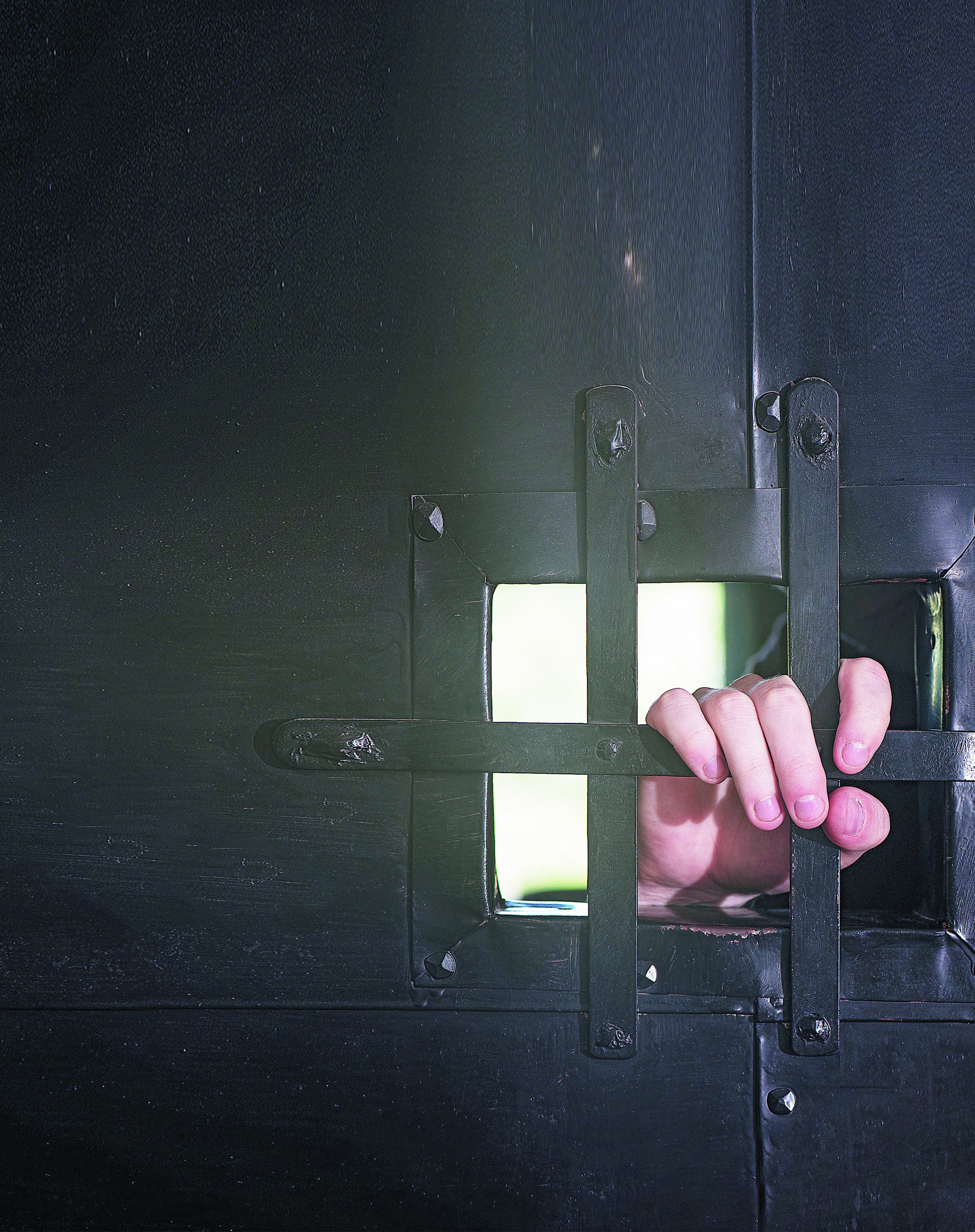 Man gets life imprisonment for importing 15kg narcotics in Dubai, fined Dhs500,000