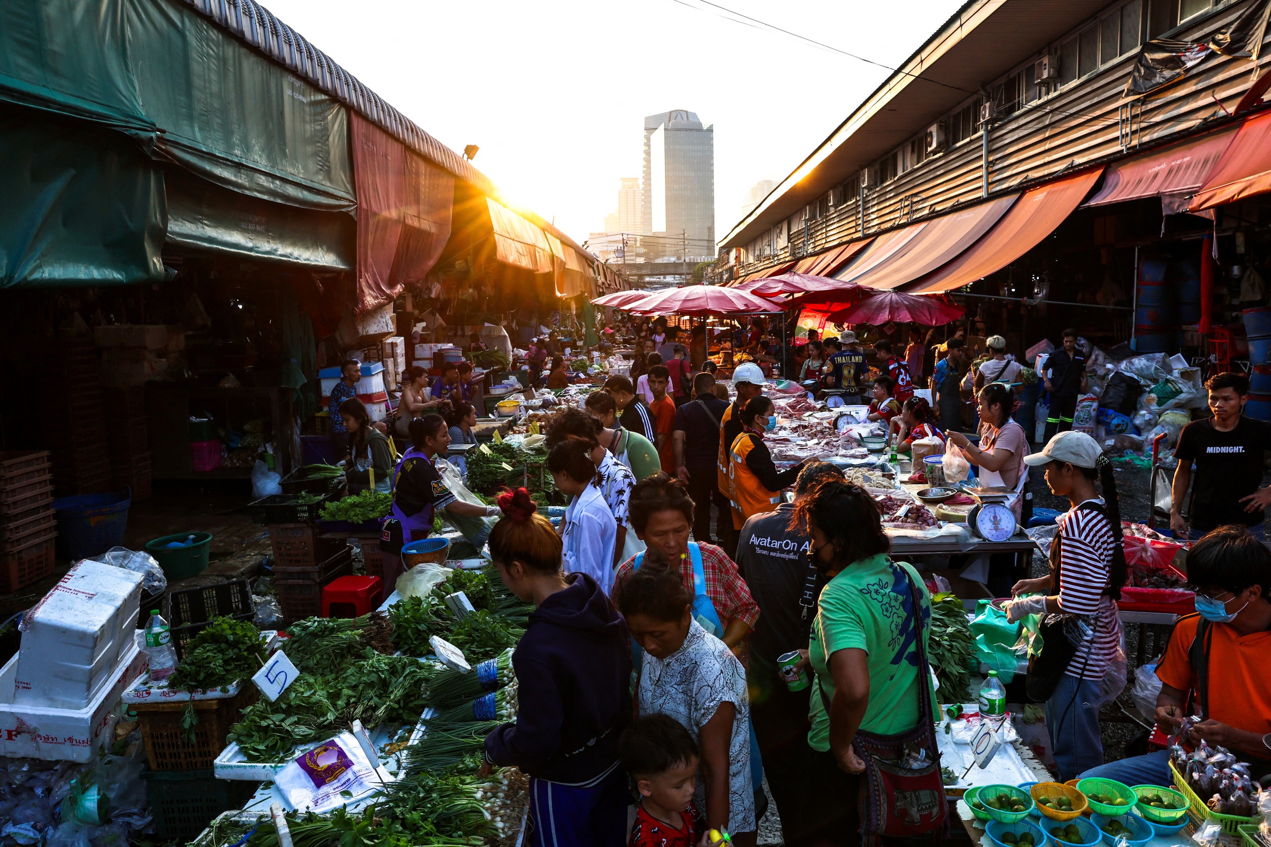 Thailand holds rates, but more easing expected amid tariff risks