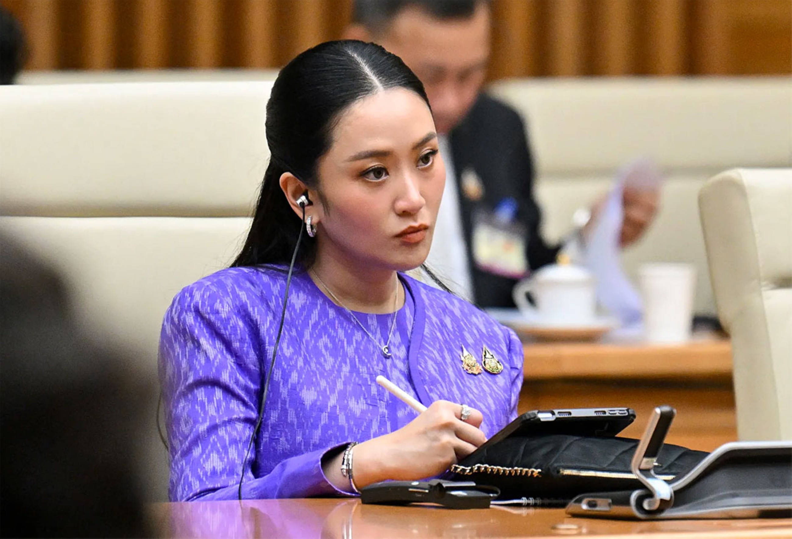 Thai army assures it will not intervene in the crisis
