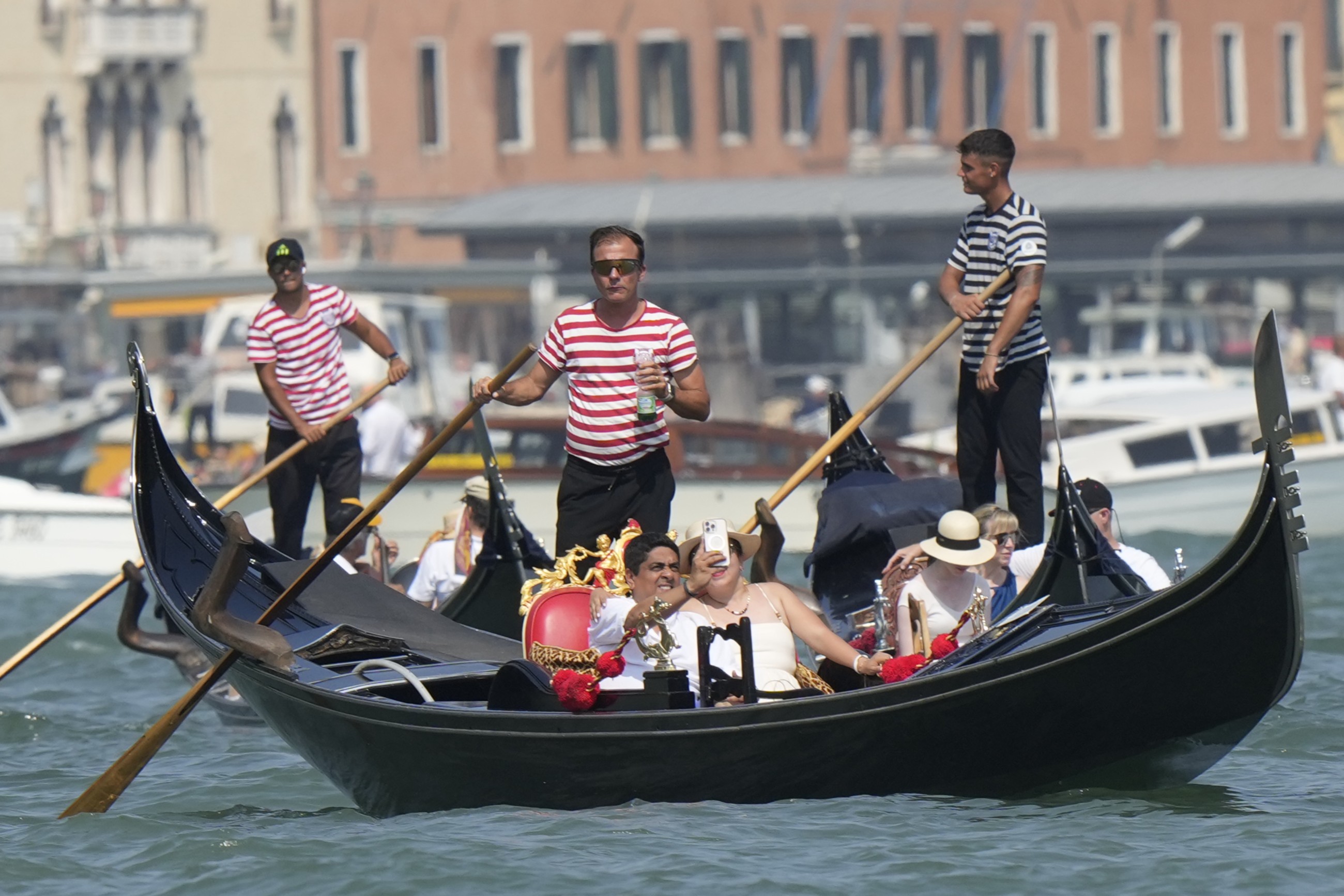 Amazon tycoon Bezos wedding festivities kick off in Venice