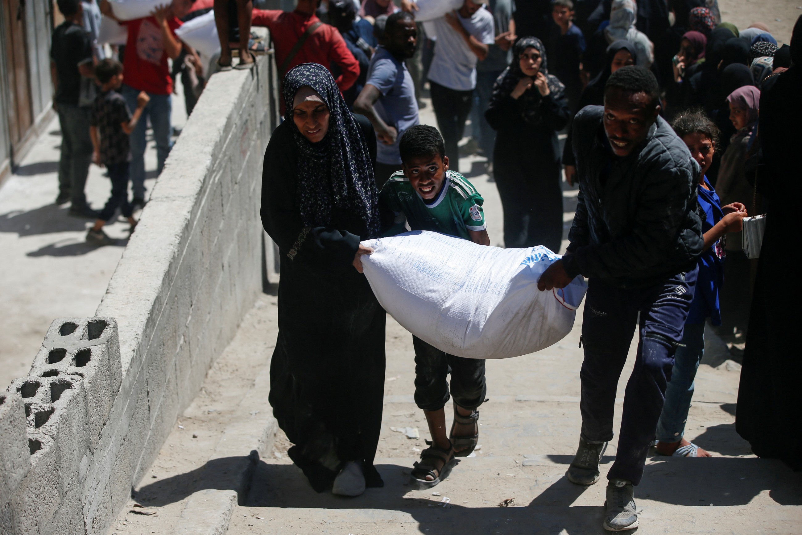 Israel halts aid into northern Gaza: Officials; clans deny Hamas is stealing it