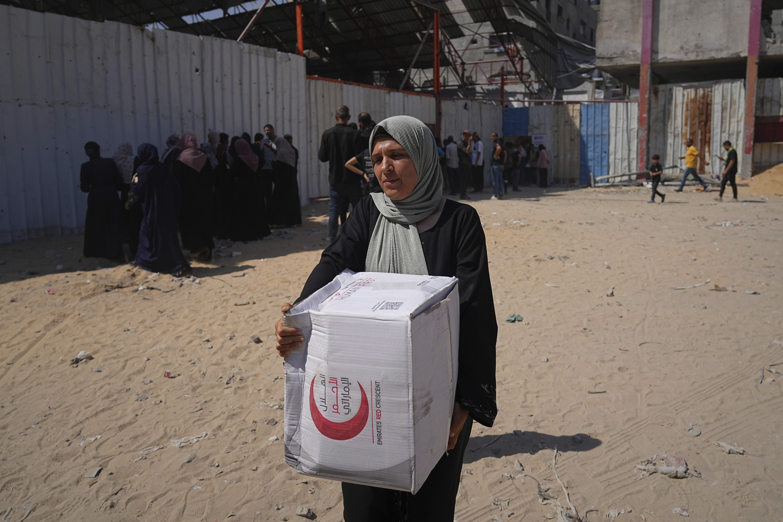 Israel halts aid into northern Gaza: Officials; clans deny Hamas is stealing it