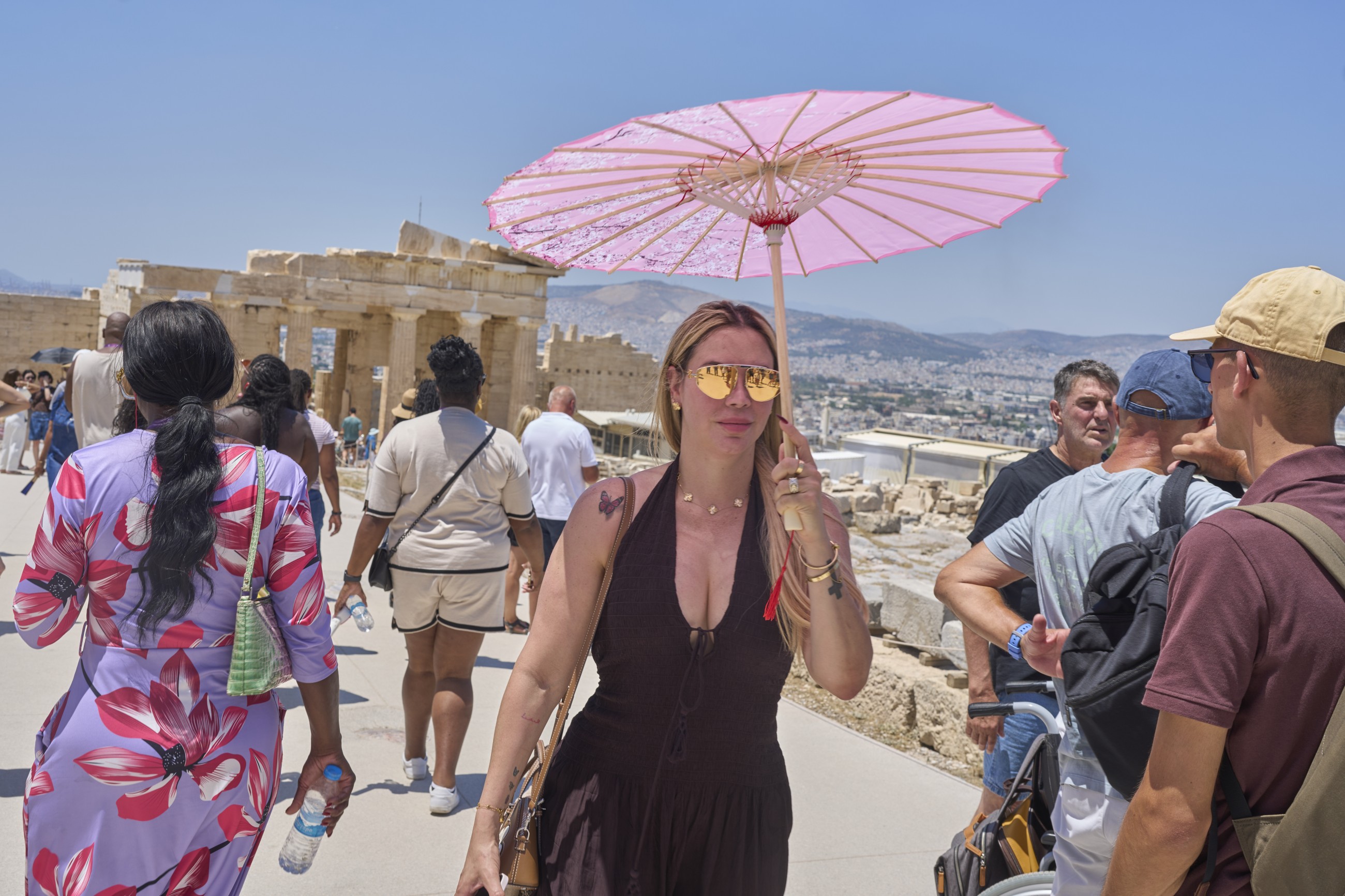 Heatwave across the Med sparks health and fire warnings