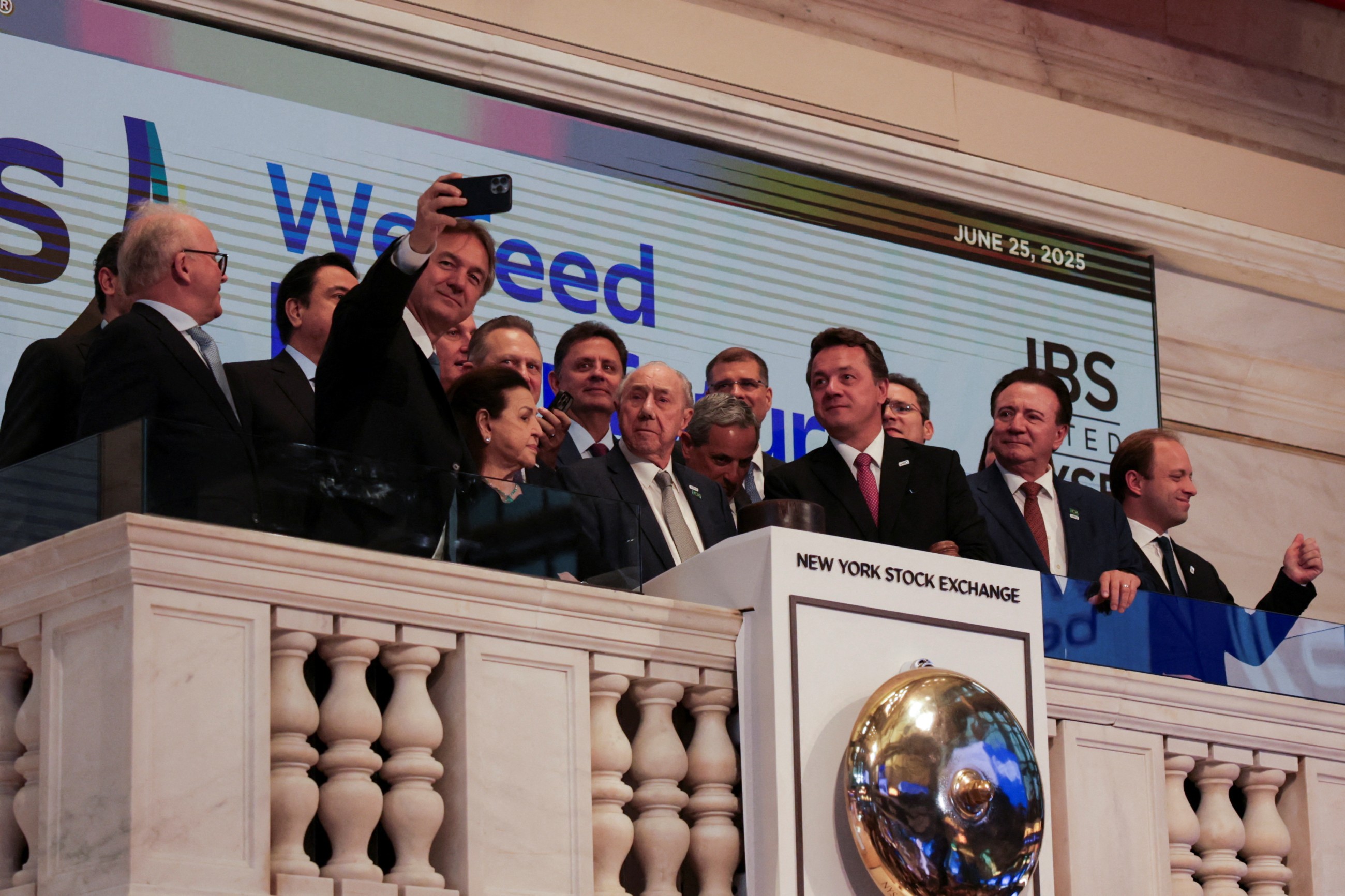 Global stocks rally on China-US trade hopes, dollar trades at multi-year lows