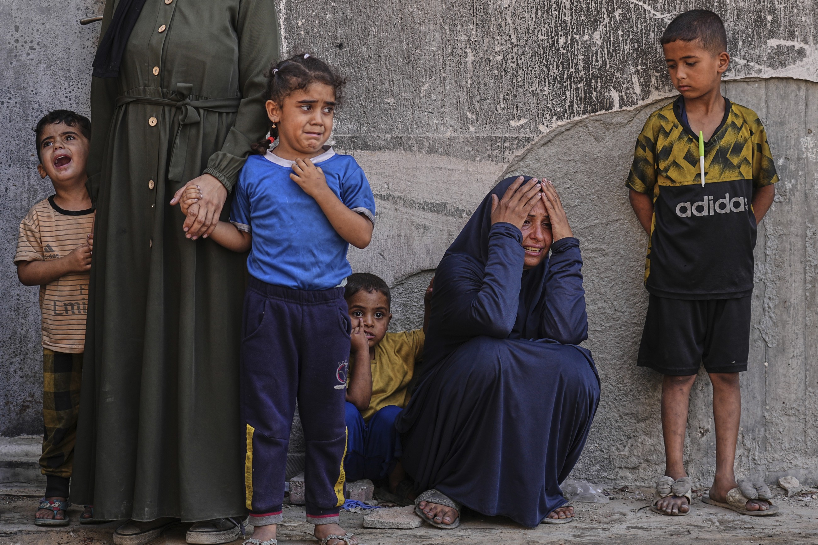 Israeli forces kill 37, including children, in Gaza