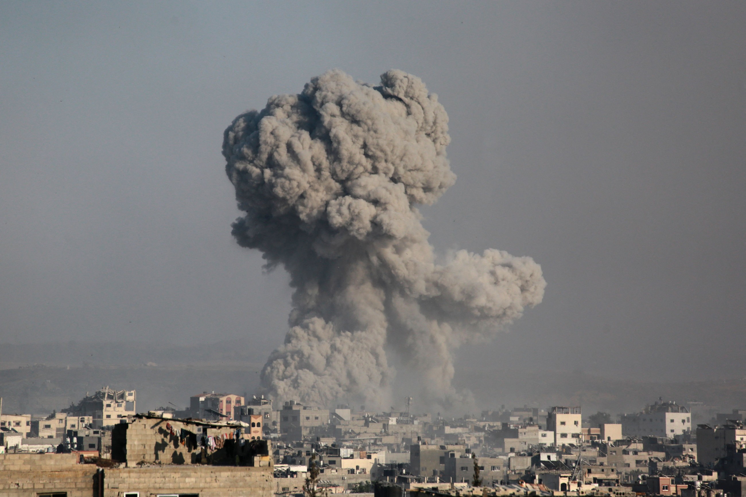 Israeli forces kill 37, including children, in Gaza