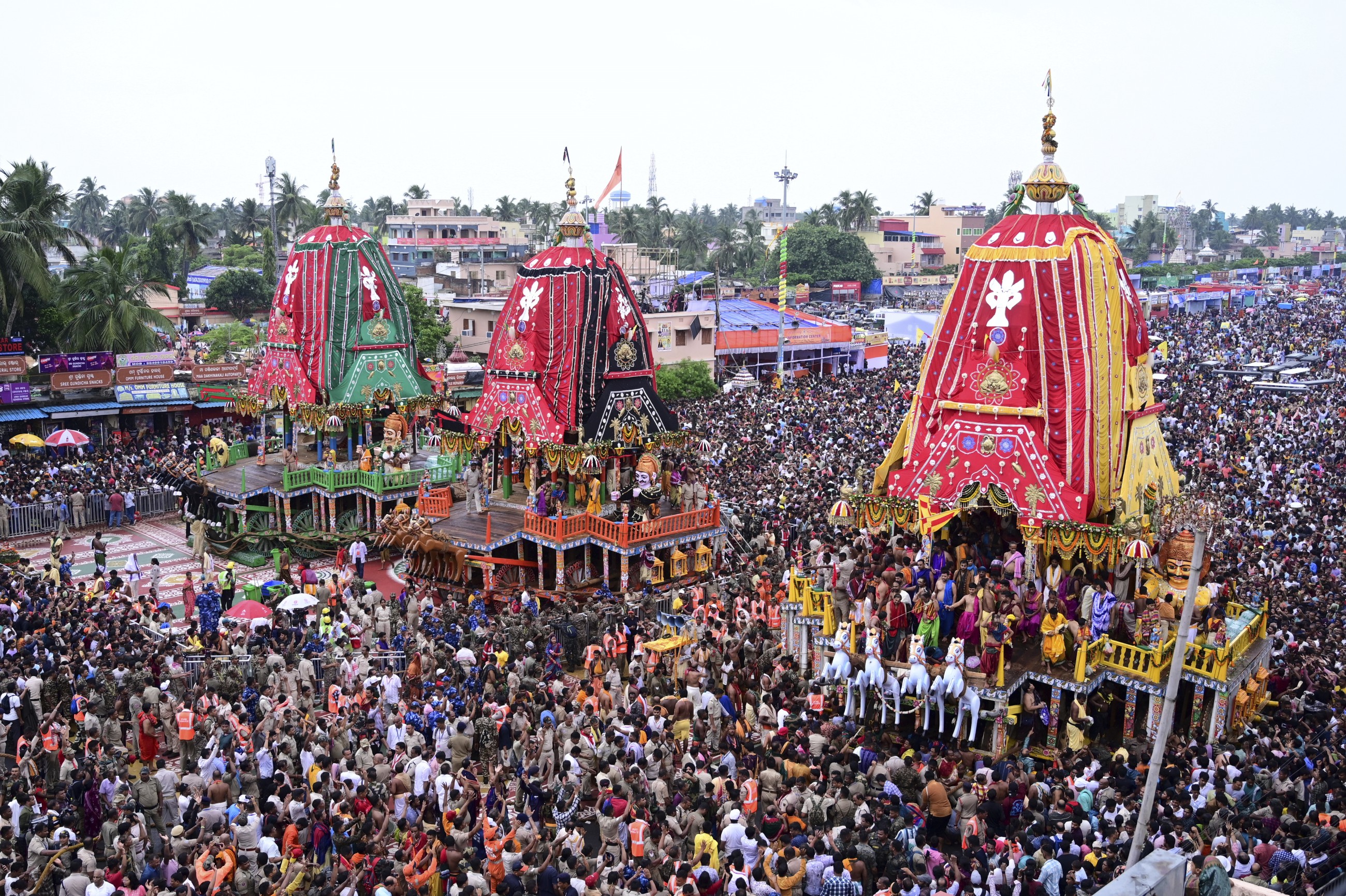 Festival stampede kills three near Indian temple