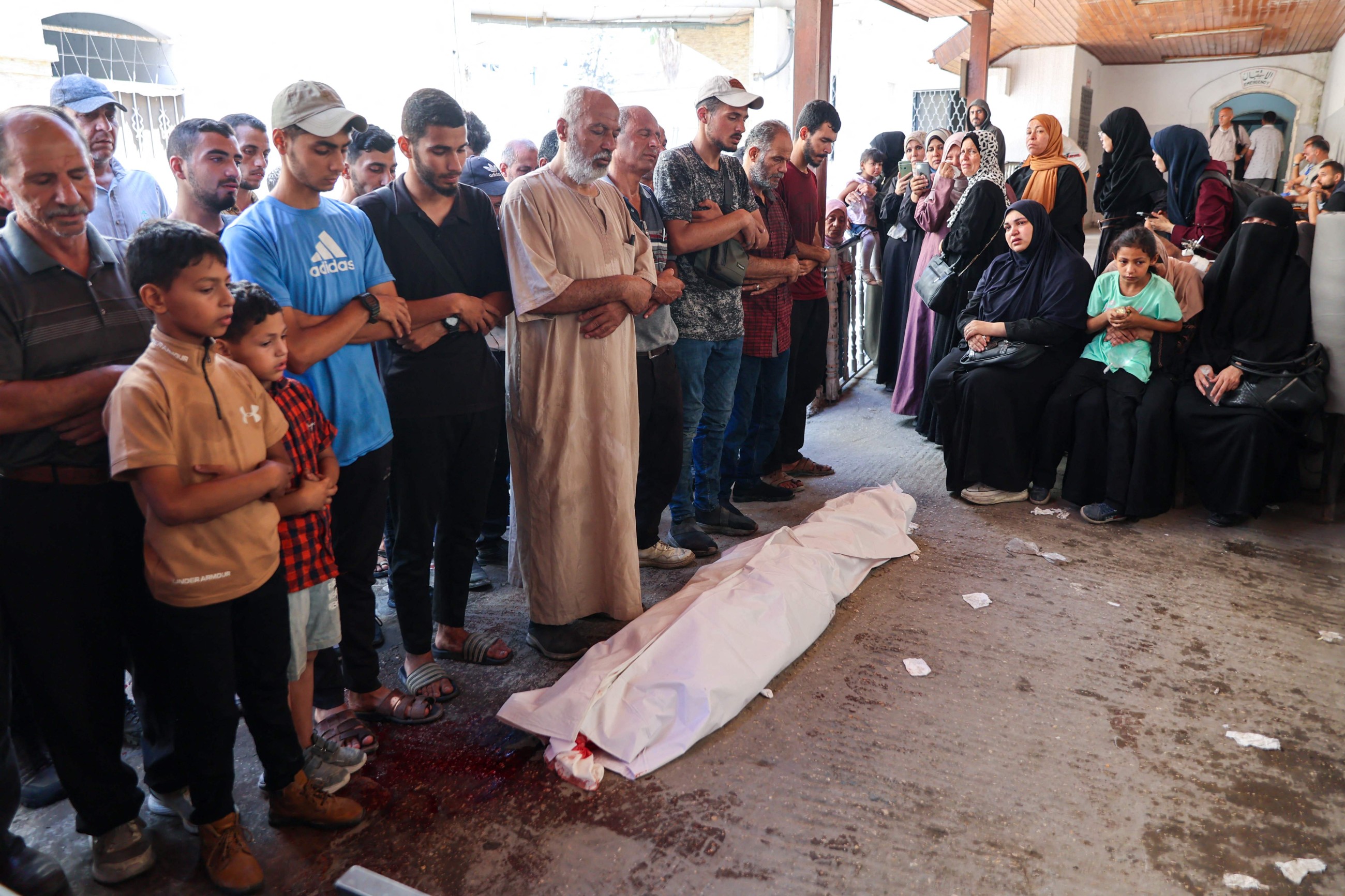 38 more killed as Israel steps up Gaza bombardment ahead of White House talks on ceasefire