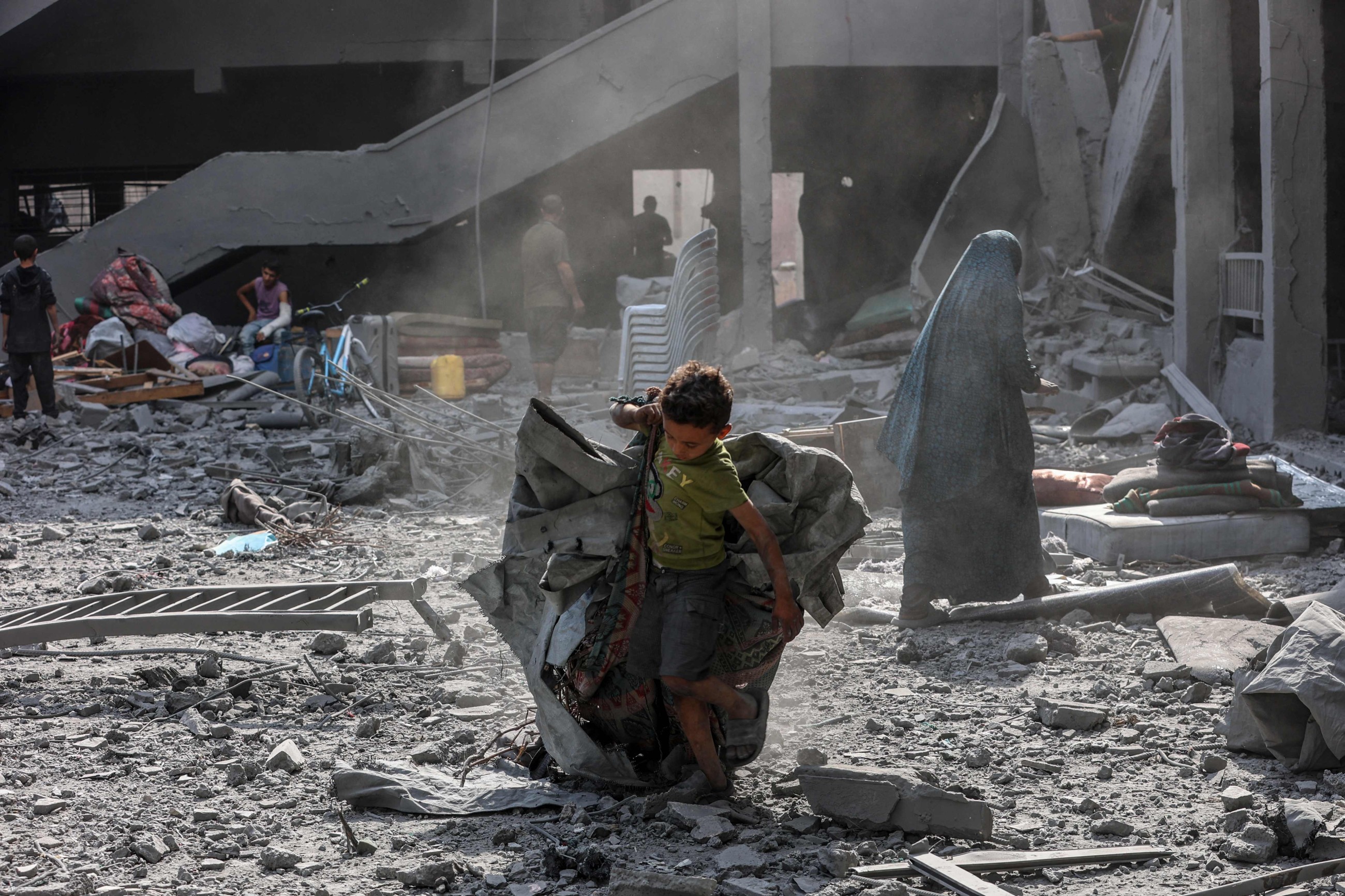 38 more killed as Israel steps up Gaza bombardment ahead of White House talks on ceasefire