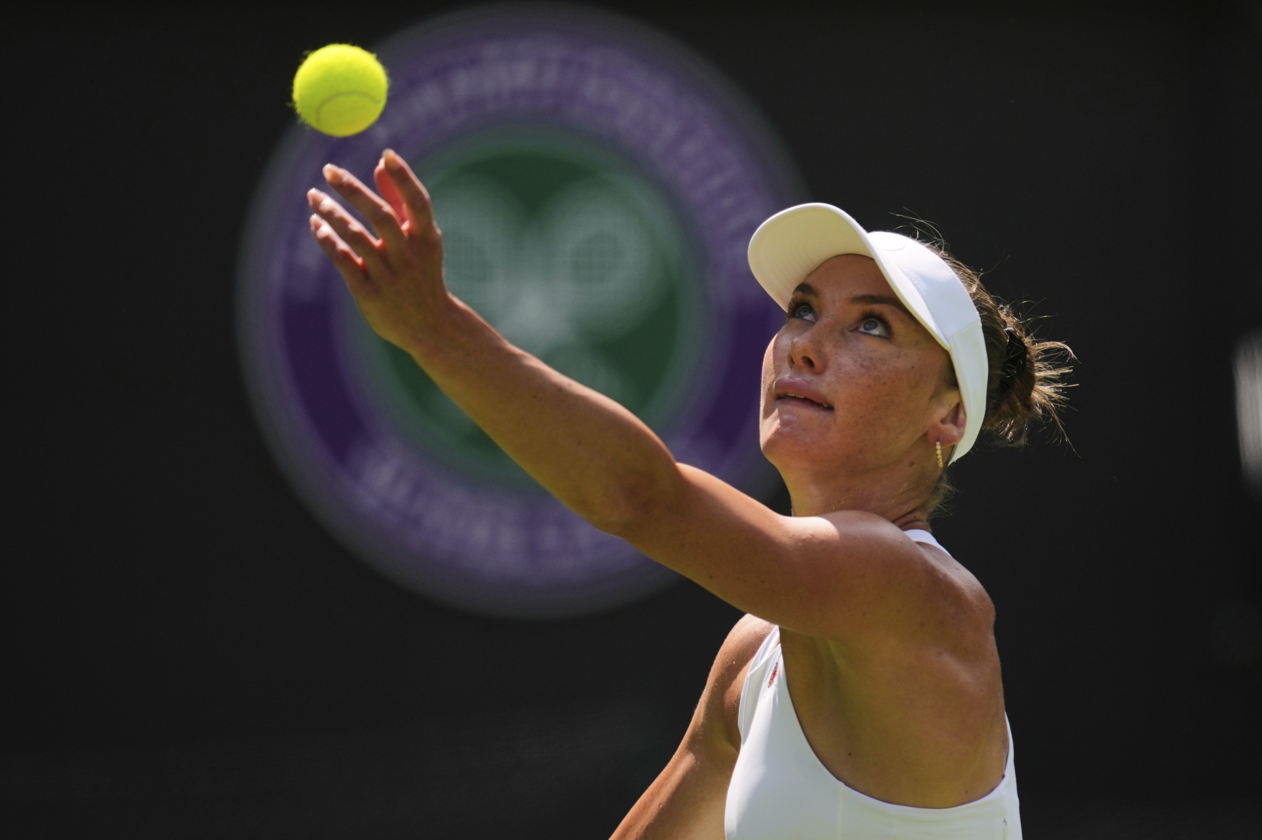 Alcaraz and Sabalenka cruise as Medvedev, Rune crash out