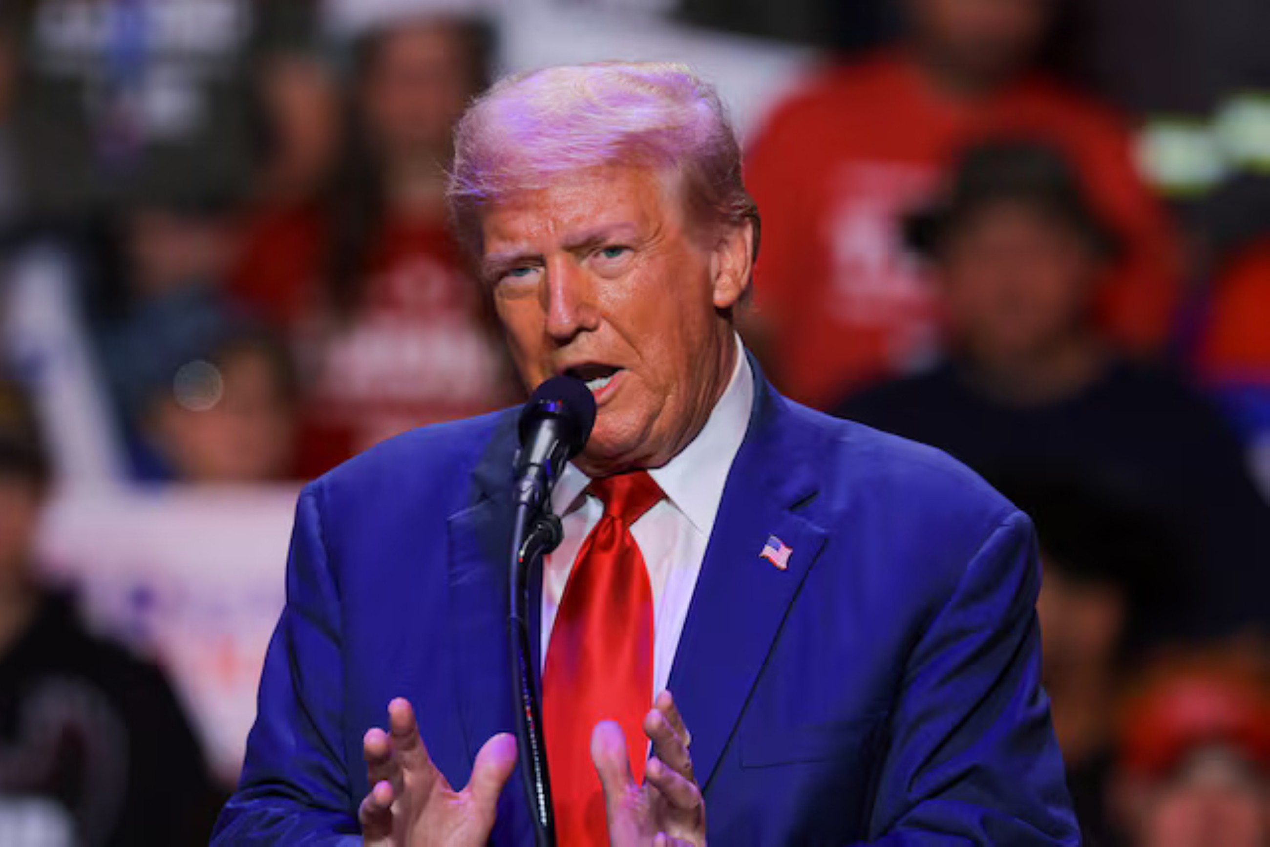 Trump sagt, er erwarte innerhalb von 24 Stunden eine Entscheidung der ...