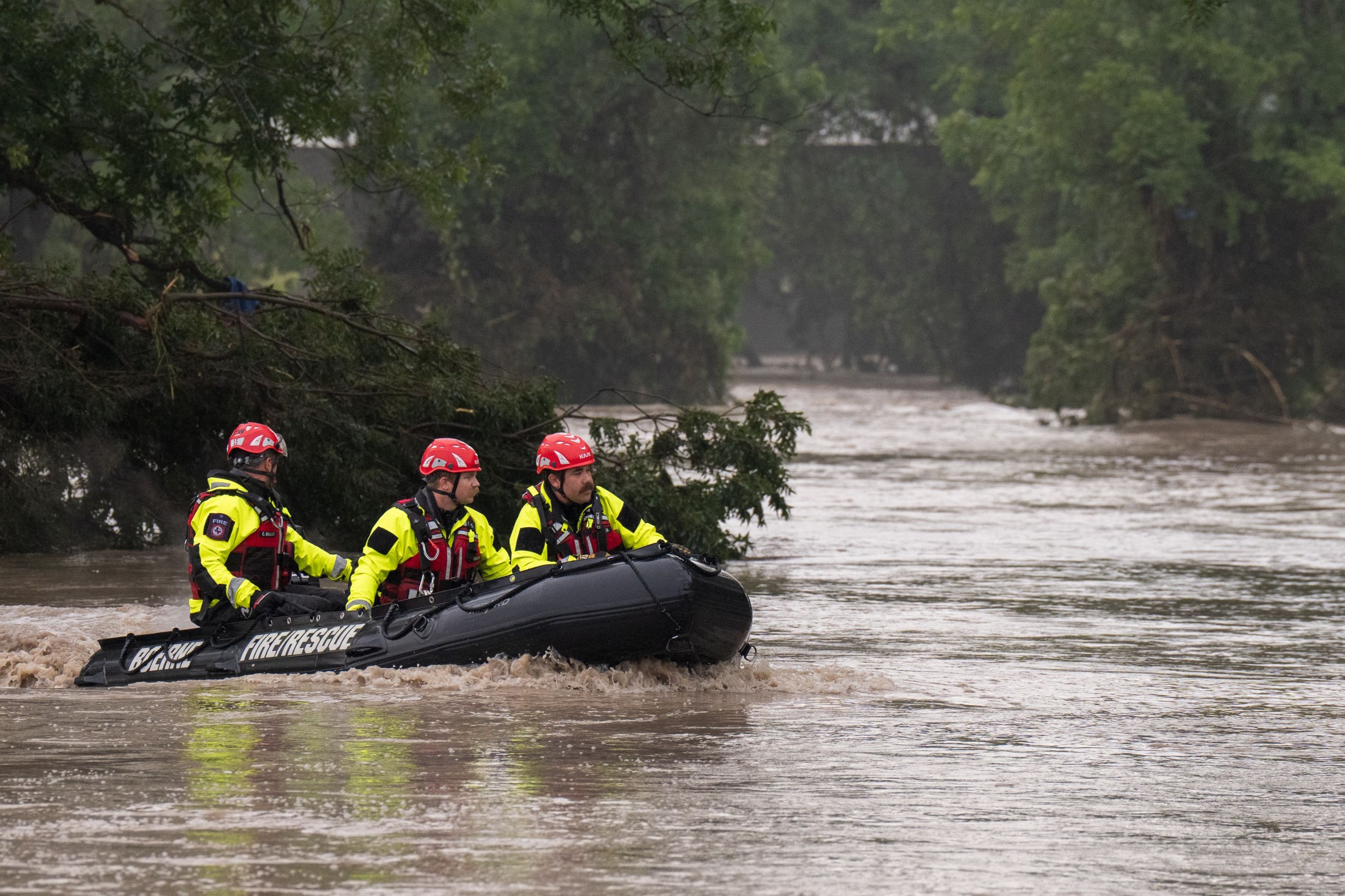 24 dead in Texas flash flooding; two dozen young campers missing