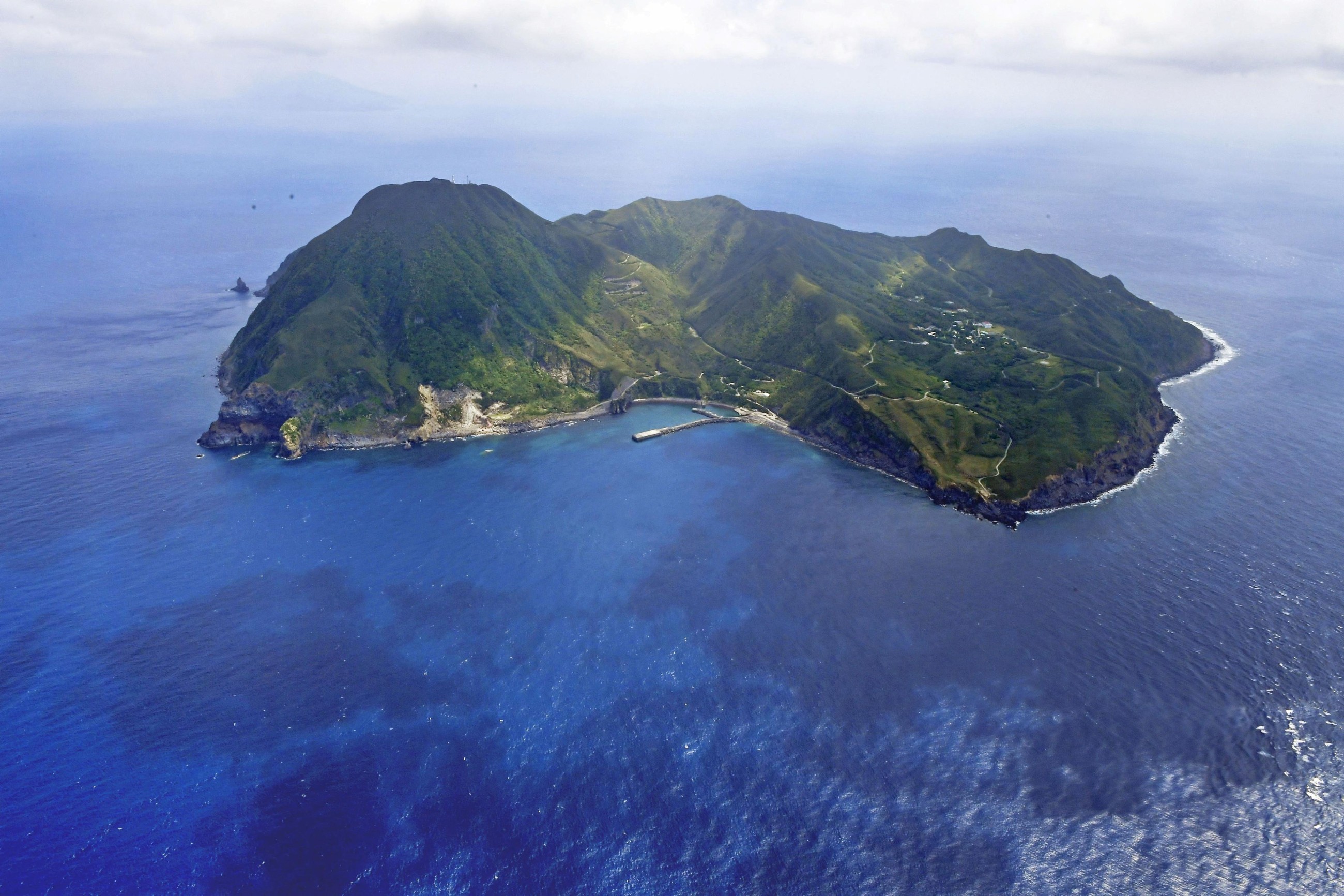Japan braces for more quakes, authorities dismiss doomsday hype